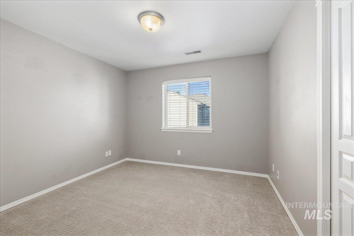 531 S Pine Island Ln, Boise, Idaho 83709, 3 Bedrooms, 2.5 Bathrooms, Residential For Sale, Price $399,900, 98965564