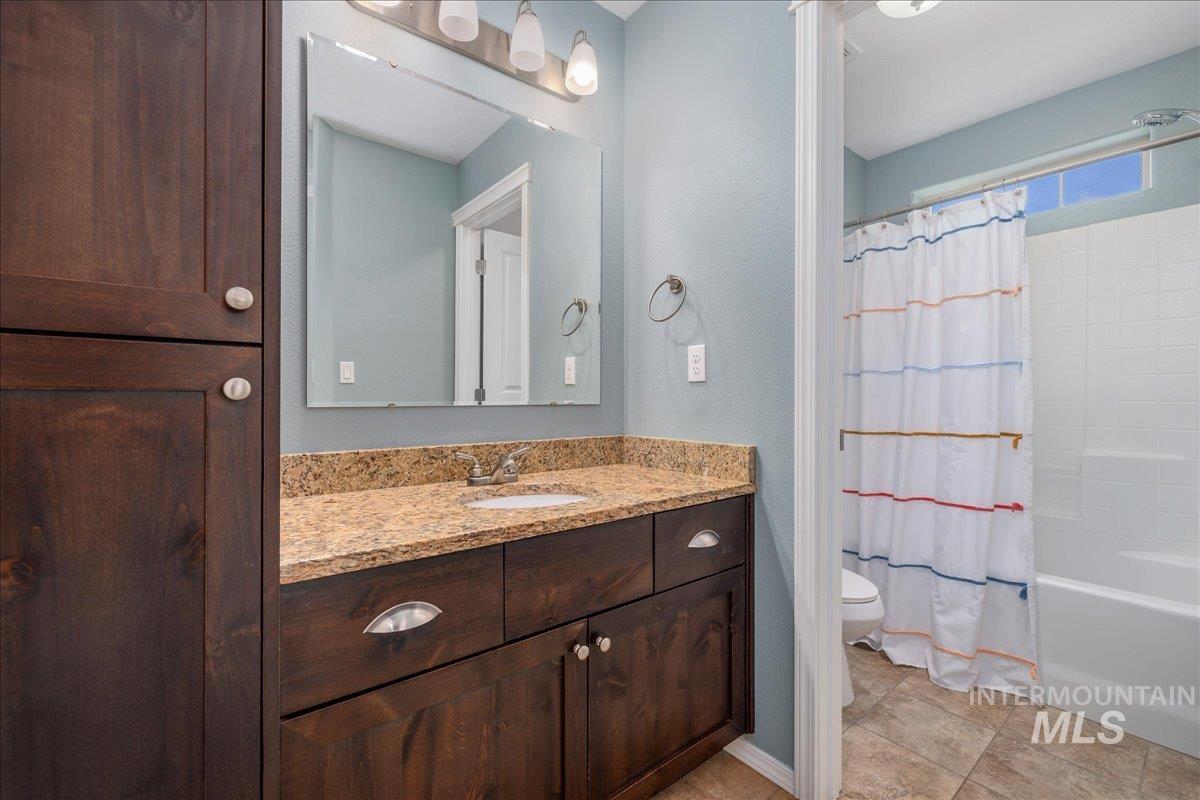 531 S Pine Island Ln, Boise, Idaho 83709, 3 Bedrooms, 2.5 Bathrooms, Residential For Sale, Price $399,900, 98965564