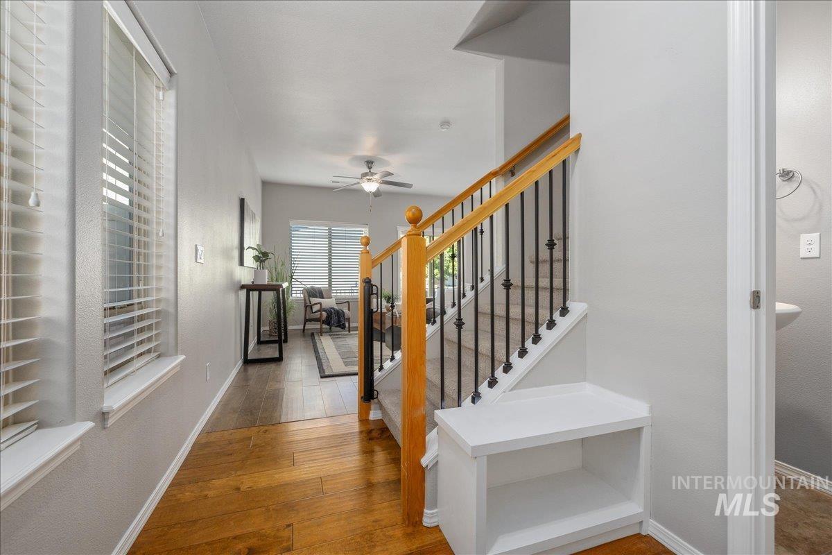 531 S Pine Island Ln, Boise, Idaho 83709, 3 Bedrooms, 2.5 Bathrooms, Residential For Sale, Price $399,900, 98965564