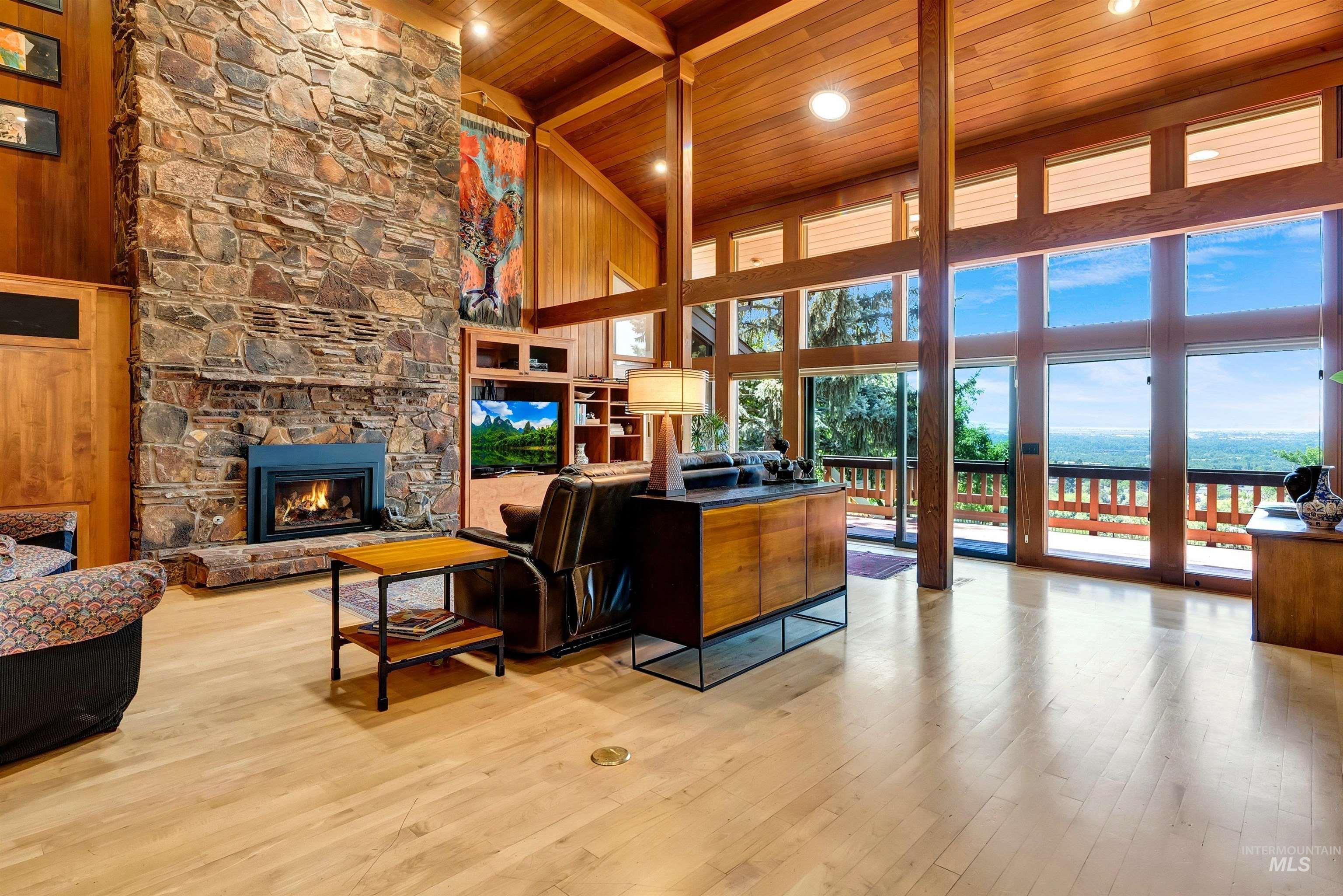1955 E Table Rock Road, Boise, Idaho 83712-6662, 6 Bedrooms, 4 Bathrooms, Residential For Sale, Price $1,900,000, 98965566