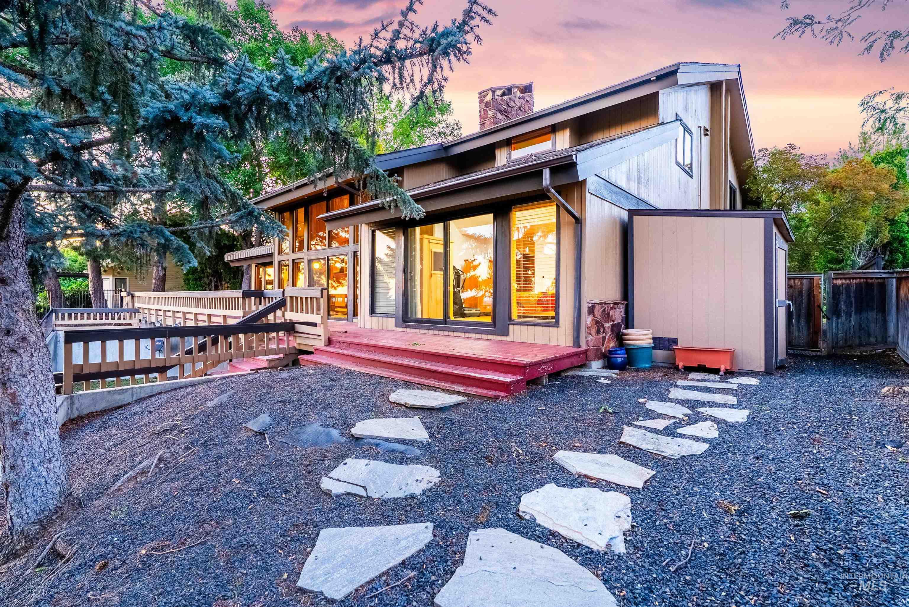 1955 E Table Rock Road, Boise, Idaho 83712-6662, 6 Bedrooms, 4 Bathrooms, Residential For Sale, Price $1,900,000, 98965566