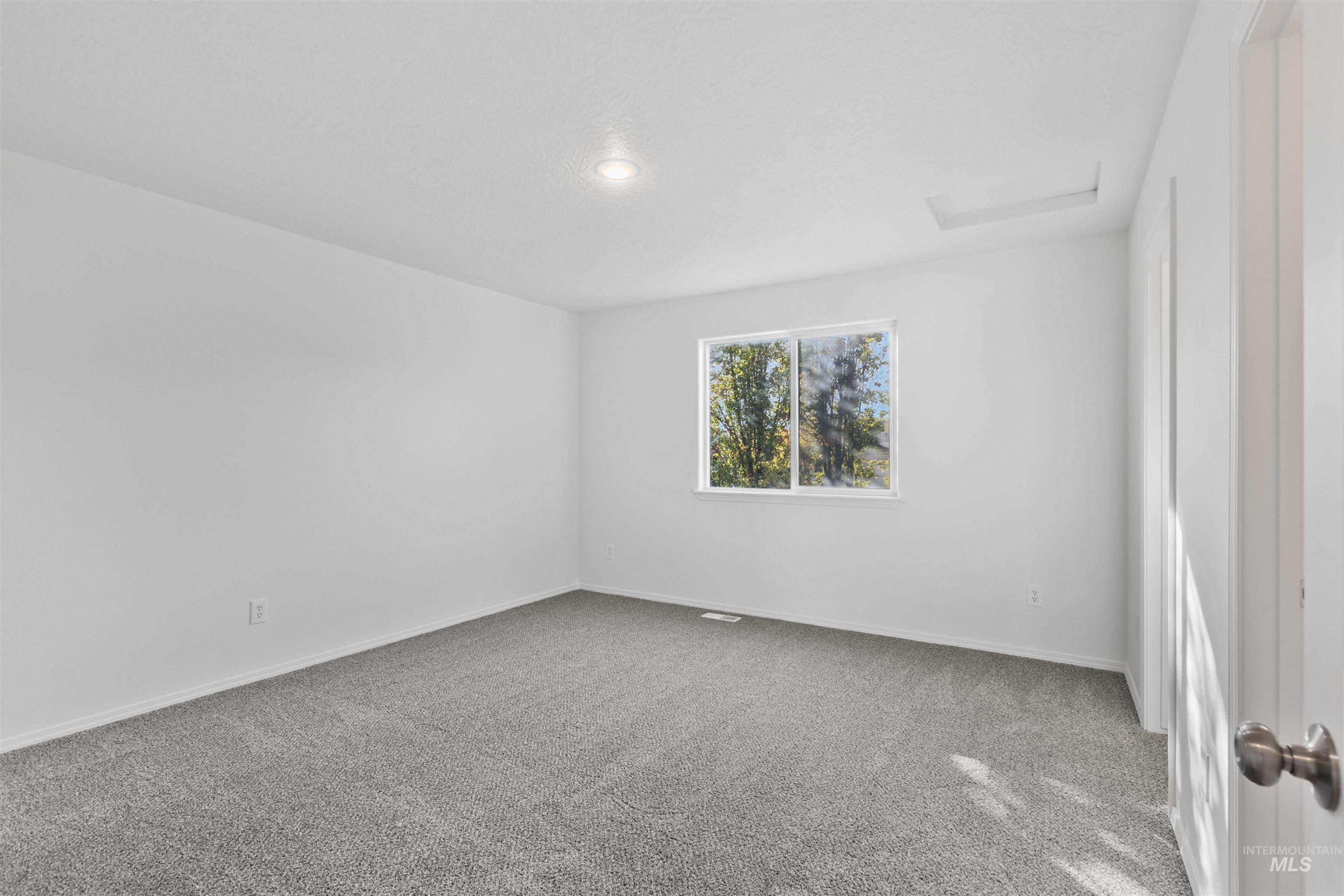 11519 Roanoke Dr, Caldwell, Idaho 83605, 4 Bedrooms, 2.5 Bathrooms, Residential For Sale, Price $369,990, 98965567