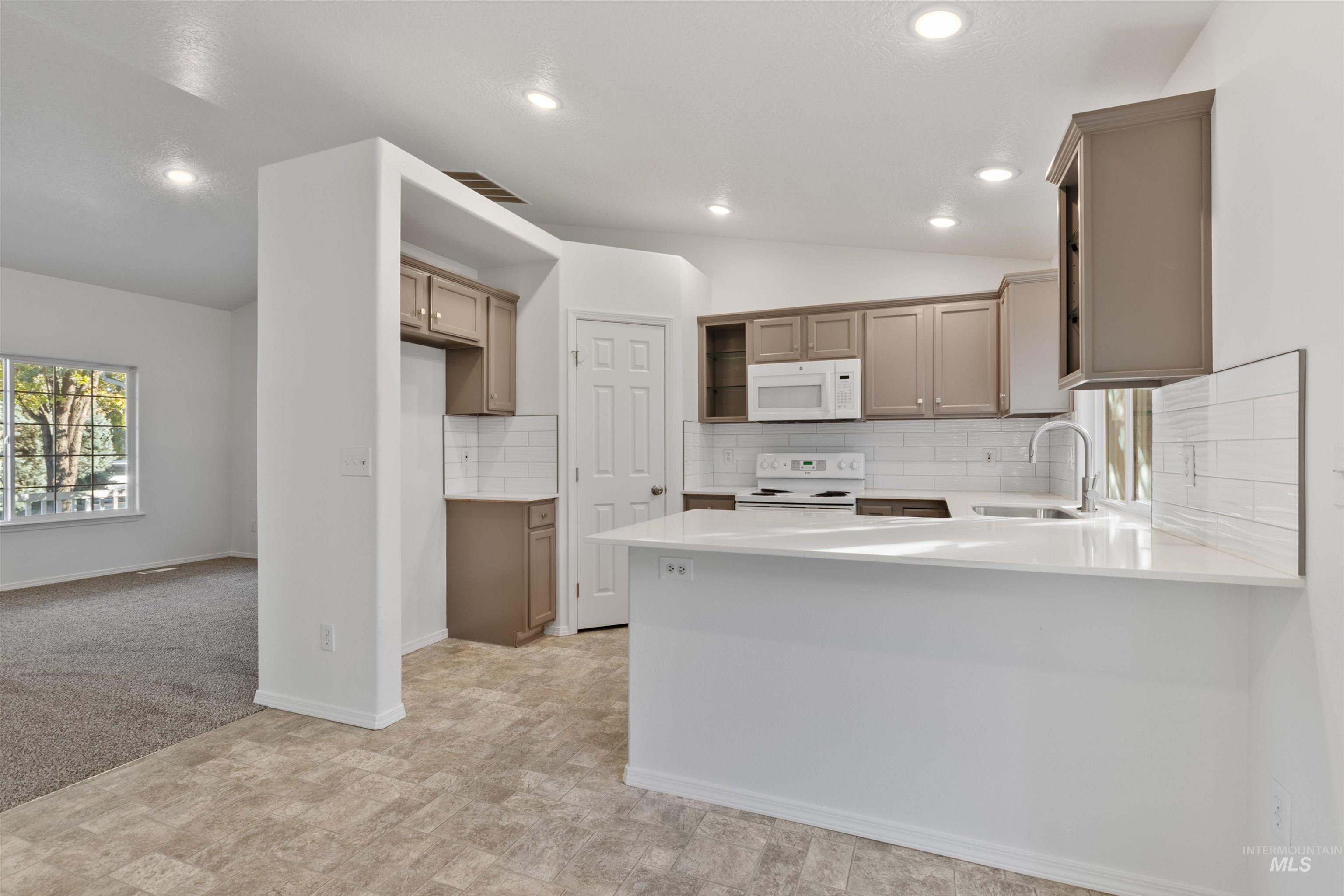 11519 Roanoke Dr, Caldwell, Idaho 83605, 4 Bedrooms, 2.5 Bathrooms, Residential For Sale, Price $369,990, 98965567