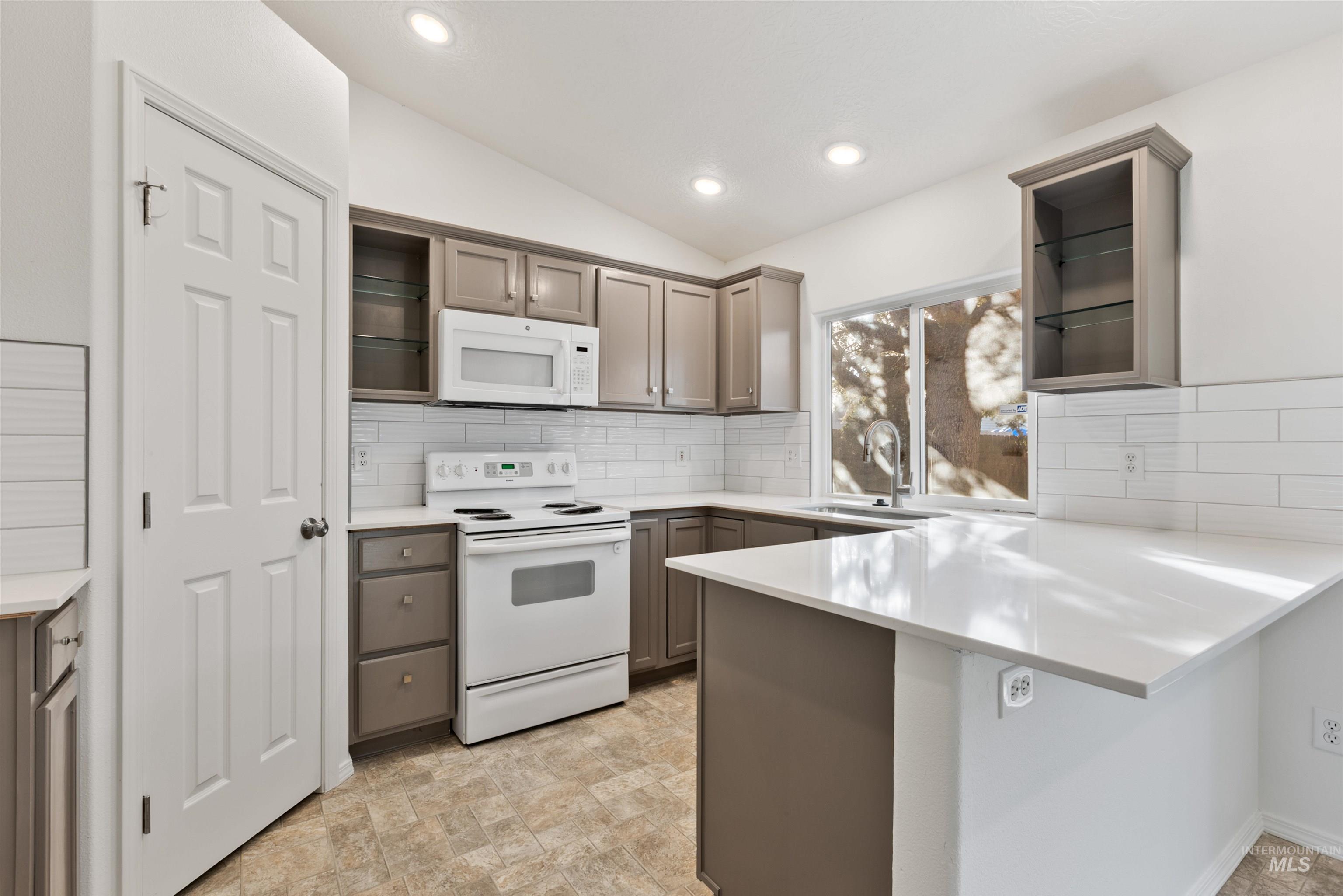 11519 Roanoke Dr, Caldwell, Idaho 83605, 4 Bedrooms, 2.5 Bathrooms, Residential For Sale, Price $369,990, 98965567