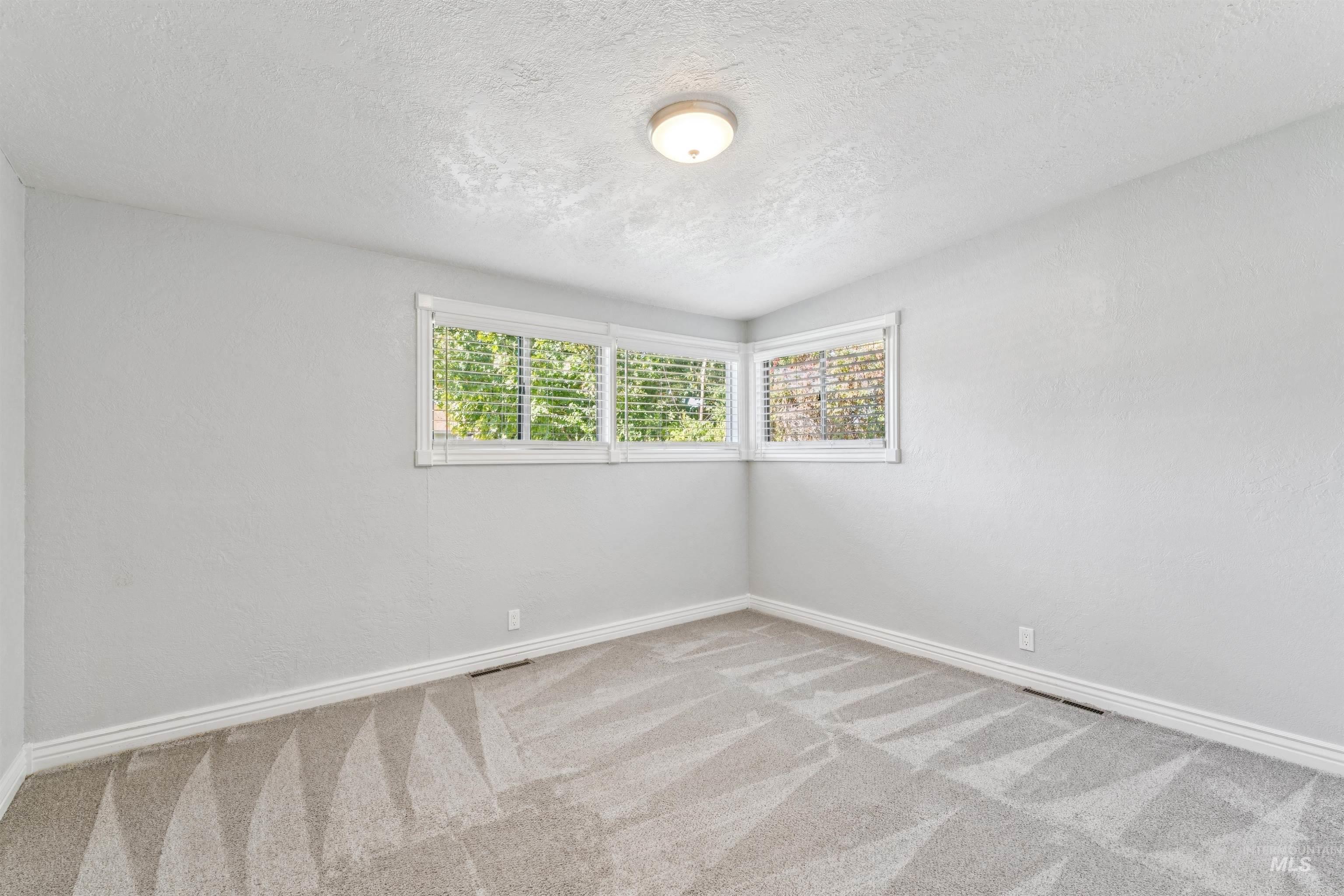 1612 & 1614 S Latah Street, Boise, Idaho 83705, 2 Bedrooms, 1 Bathroom, Residential Income For Sale, Price $499,000, 98965572