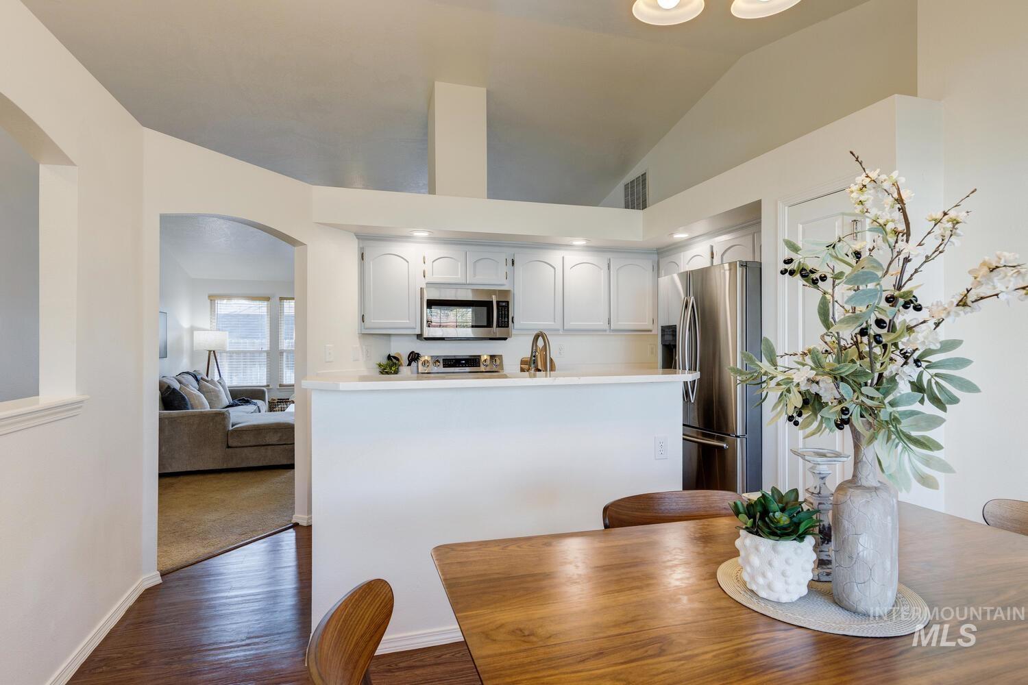 64 S Parkcrest St, Nampa, Idaho 83687, 3 Bedrooms, 2 Bathrooms, Residential For Sale, Price $370,000, 98965589
