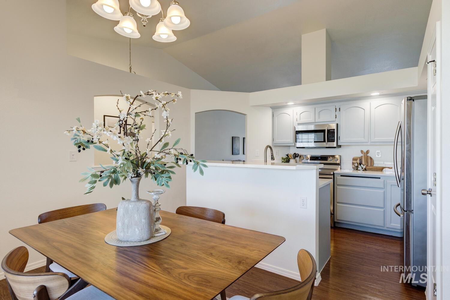 64 S Parkcrest St, Nampa, Idaho 83687, 3 Bedrooms, 2 Bathrooms, Residential For Sale, Price $370,000, 98965589