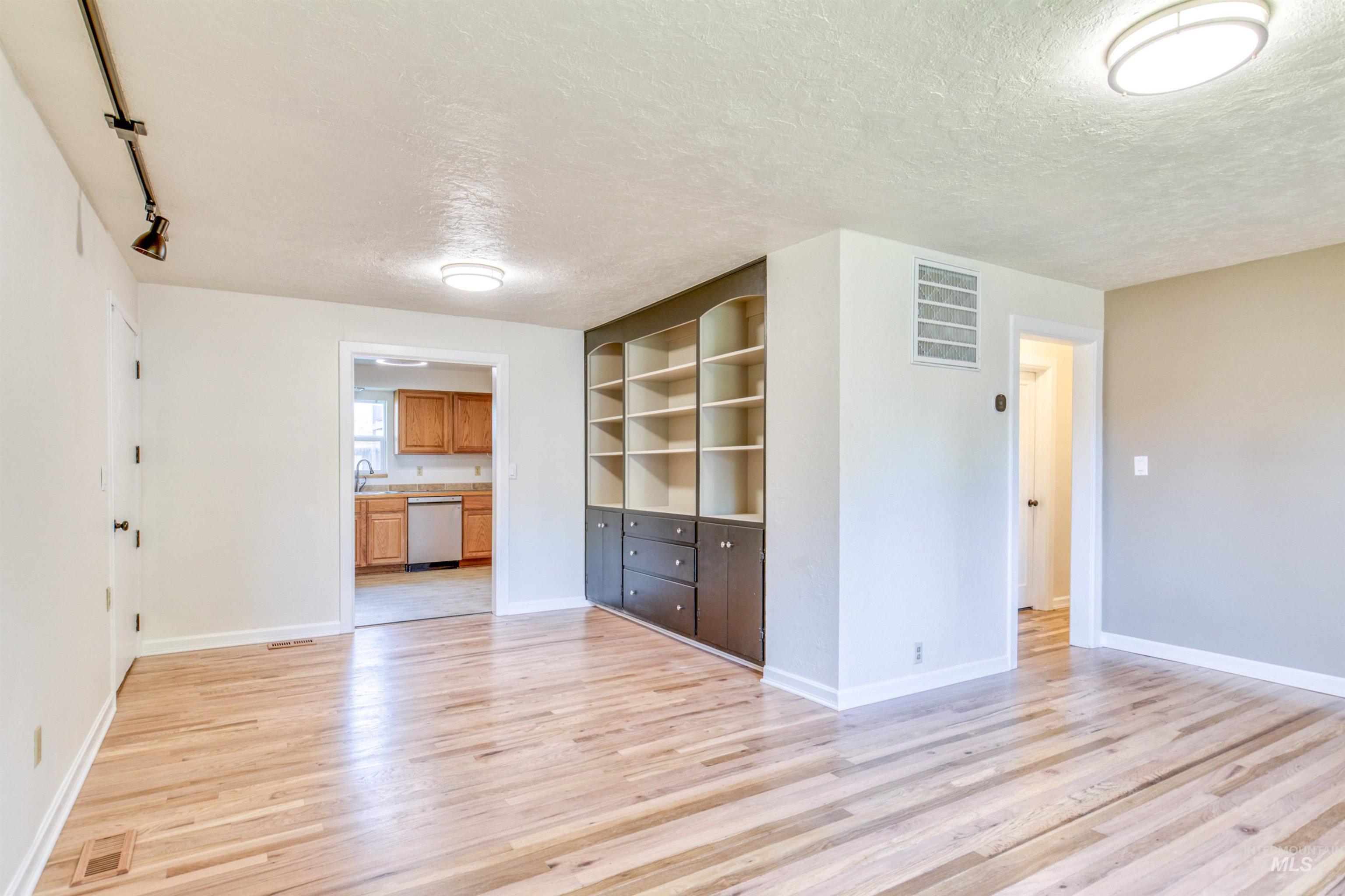 520 S Scott Street, Boise, Idaho 83705-1817, 4 Bedrooms, 3.5 Bathrooms, Residential For Sale, Price $749,000, 98965593