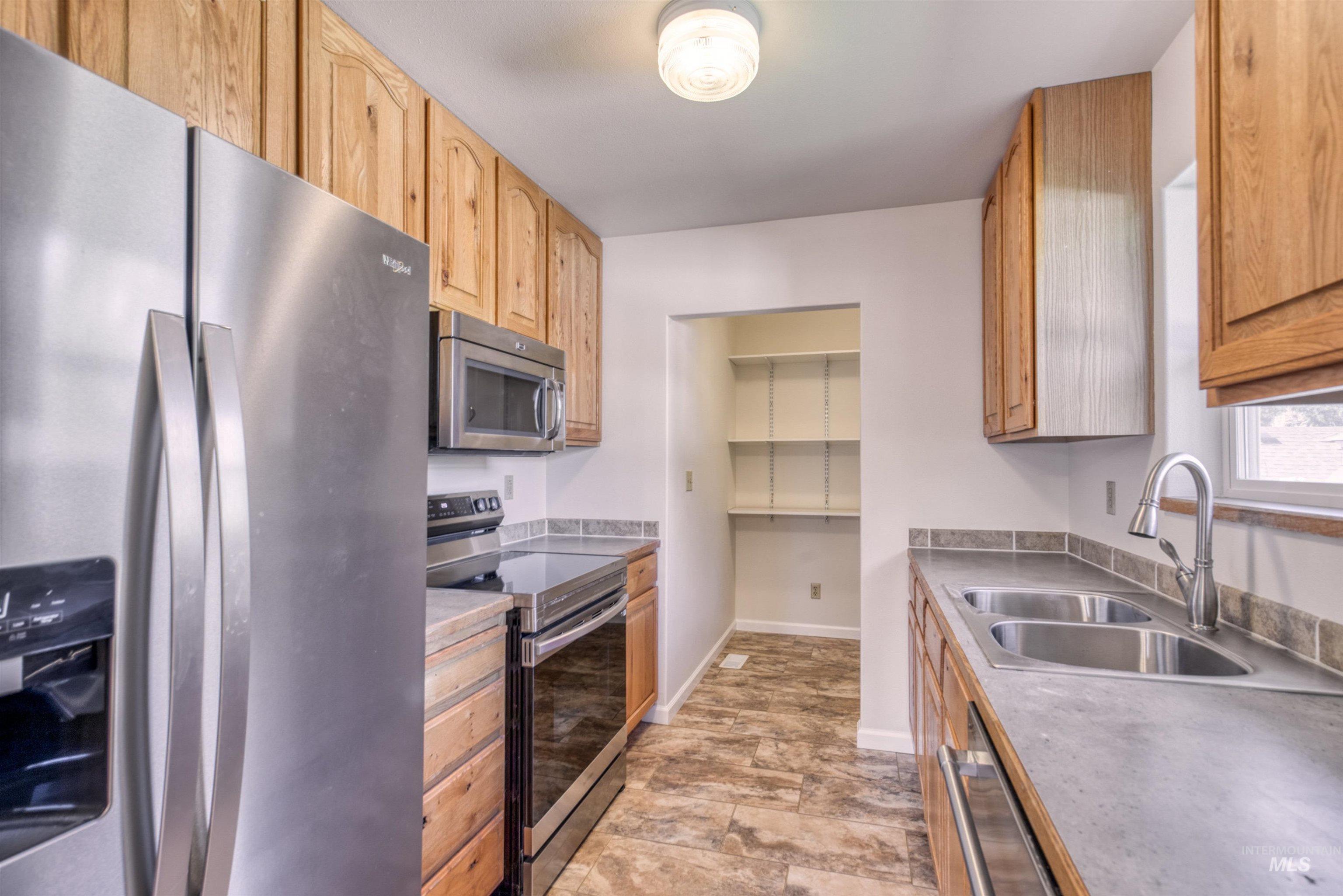 520 S Scott Street, Boise, Idaho 83705-1817, 4 Bedrooms, 3.5 Bathrooms, Residential For Sale, Price $749,000, 98965593