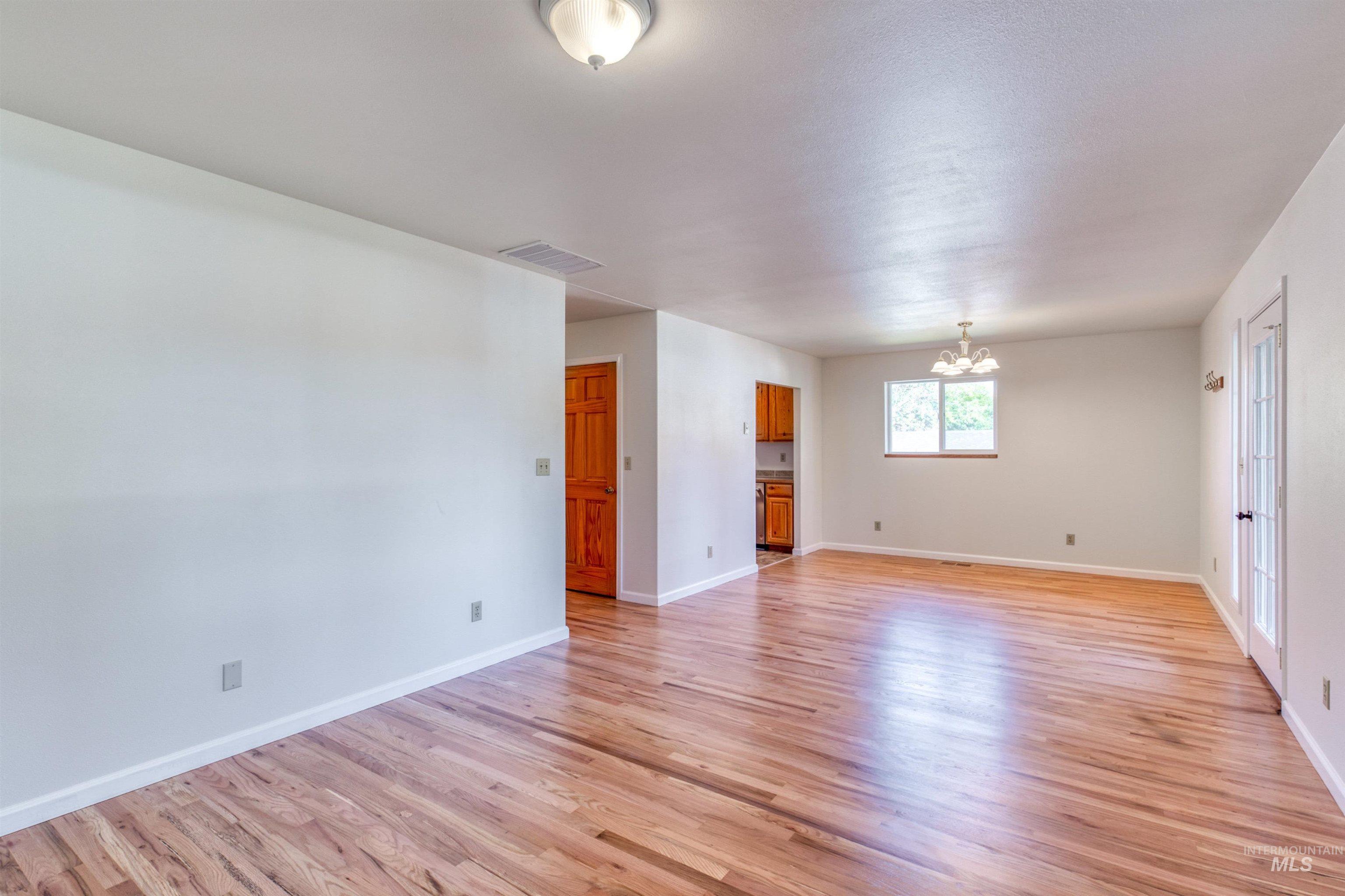 520 S Scott Street, Boise, Idaho 83705-1817, 4 Bedrooms, 3.5 Bathrooms, Residential For Sale, Price $749,000, 98965593
