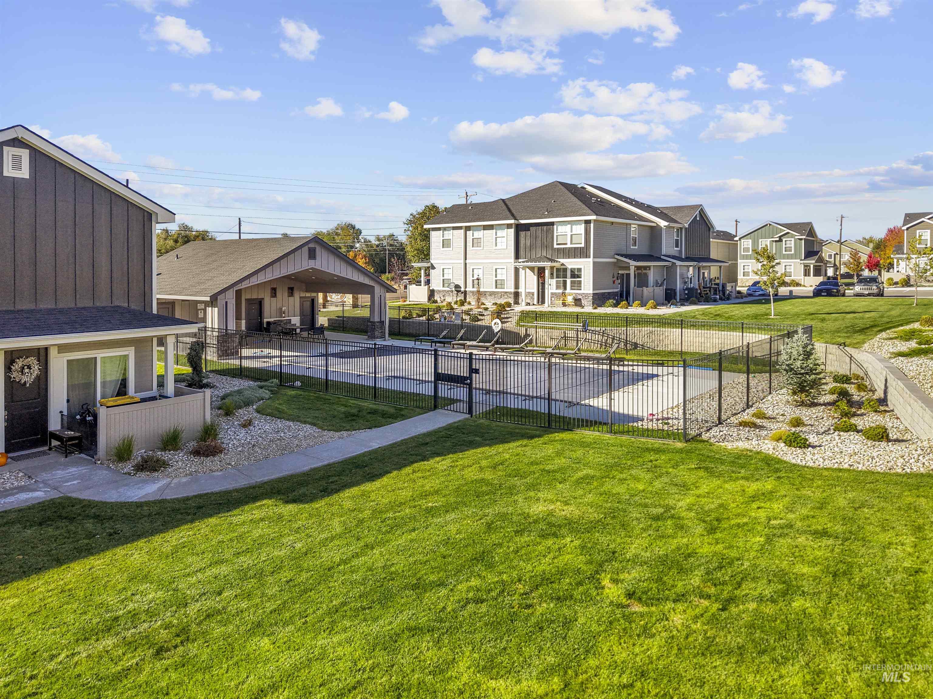 2314 E Spice Loop, Nampa, Idaho 83687, 3 Bedrooms, 3 Bathrooms, Residential For Sale, Price $327,500, 98965595