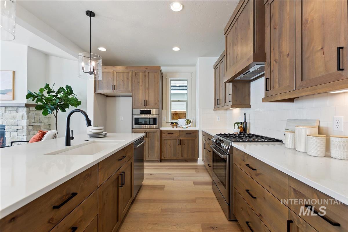 10880 W Cruden Bay Ln., Kuna, Idaho 83634, 3 Bedrooms, 2.5 Bathrooms, Residential For Sale, Price $689,900, 98965611