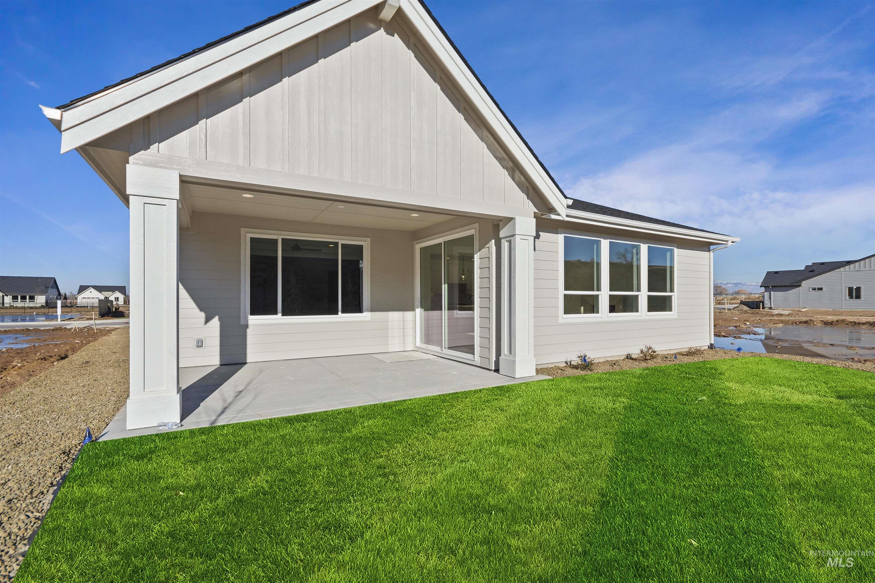 10880 W Cruden Bay Ln., Kuna, Idaho 83634, 3 Bedrooms, 2.5 Bathrooms, Residential For Sale, Price $689,900, 98965611