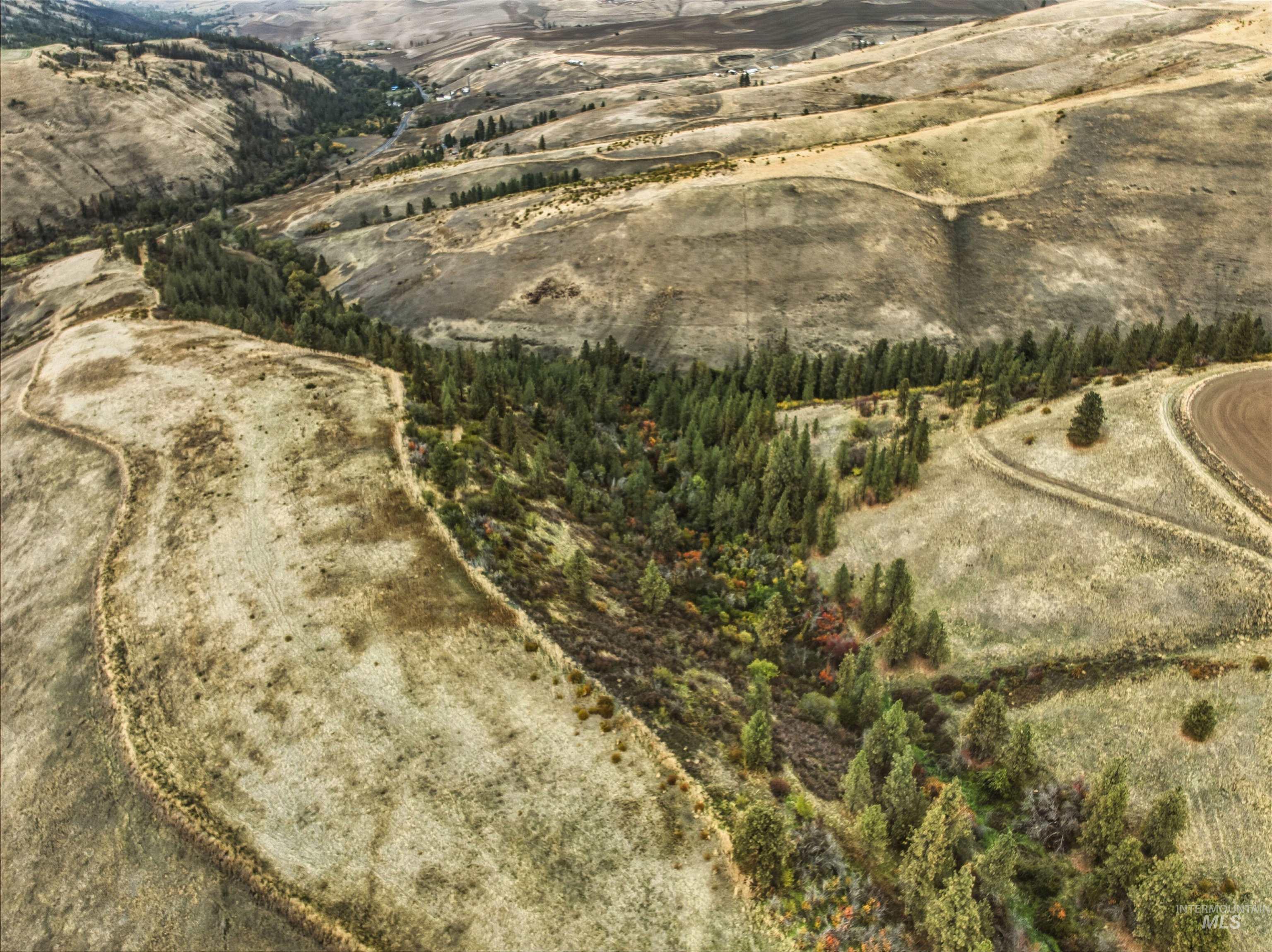 Aerial view of property's location featuring rural landscape