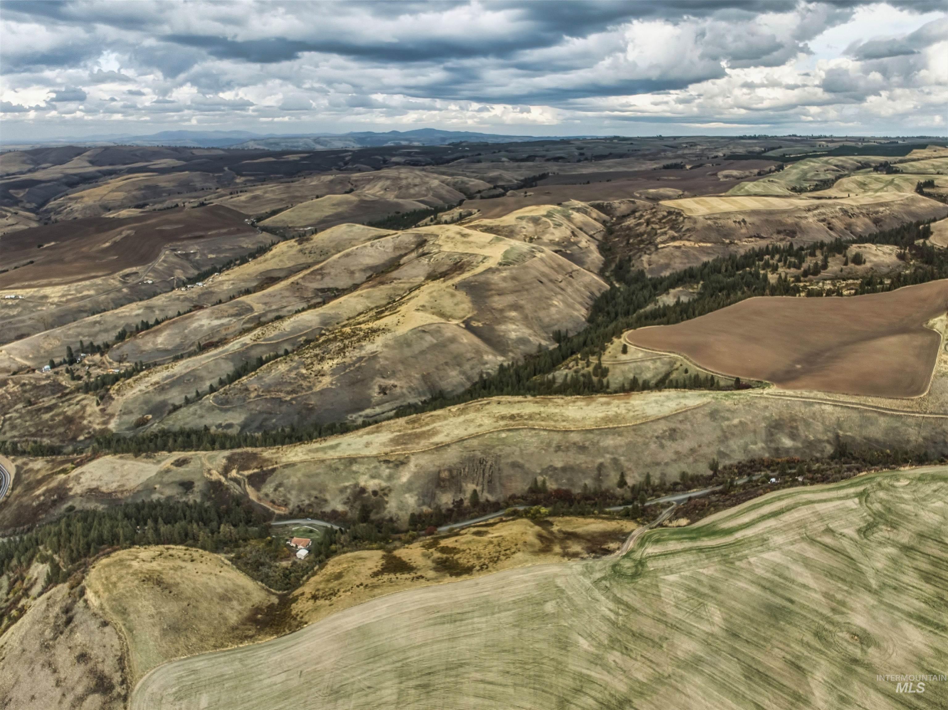 Aerial view of property and surrounding area