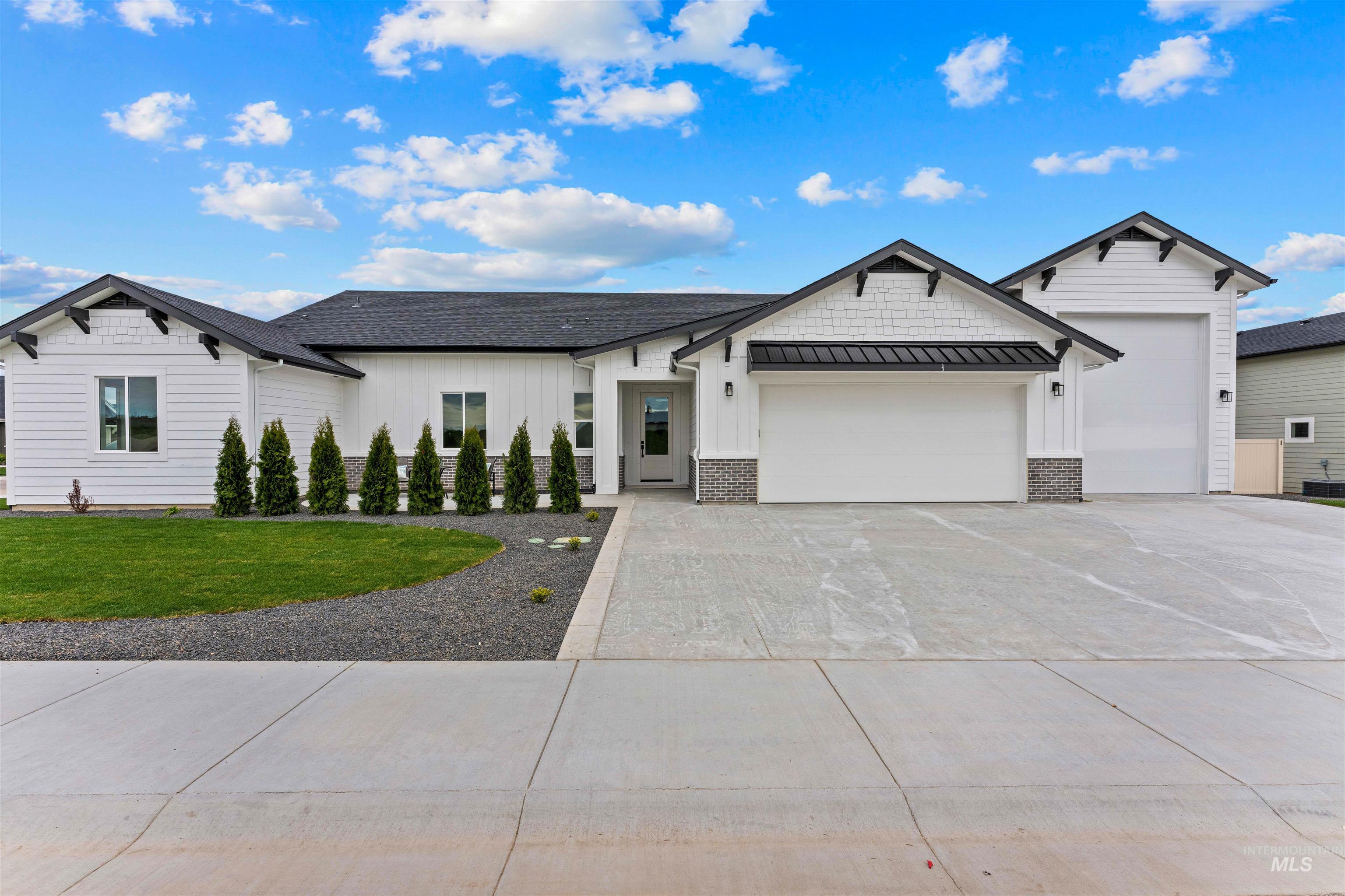 9924 W Sunberry Ct, Star, Idaho 83669, 4 Bedrooms, 2.5 Bathrooms, Residential For Sale, Price $689,000, 98965632
