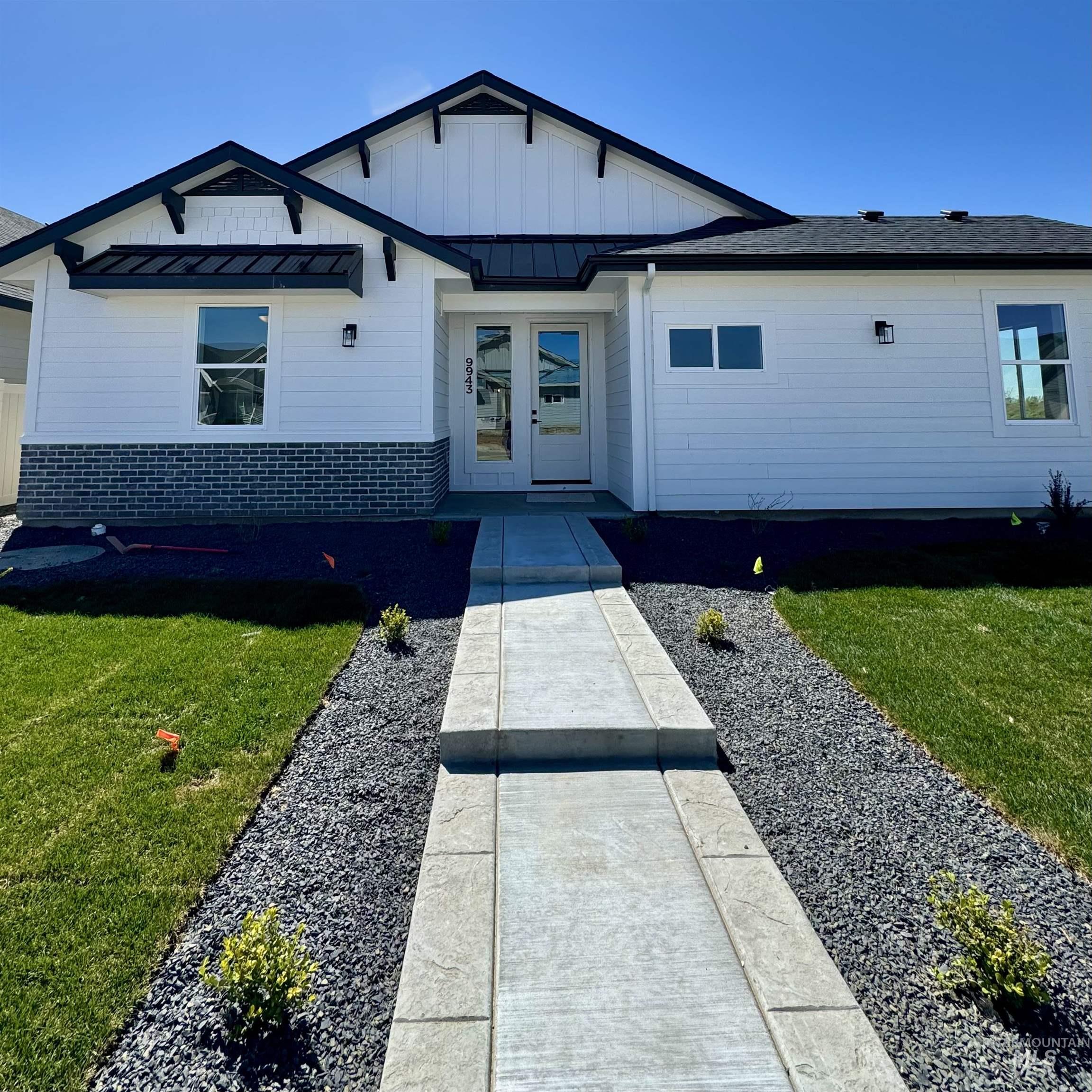 9924 W Sunberry Ct, Star, Idaho 83669, 4 Bedrooms, 2.5 Bathrooms, Residential For Sale, Price $689,000, 98965632