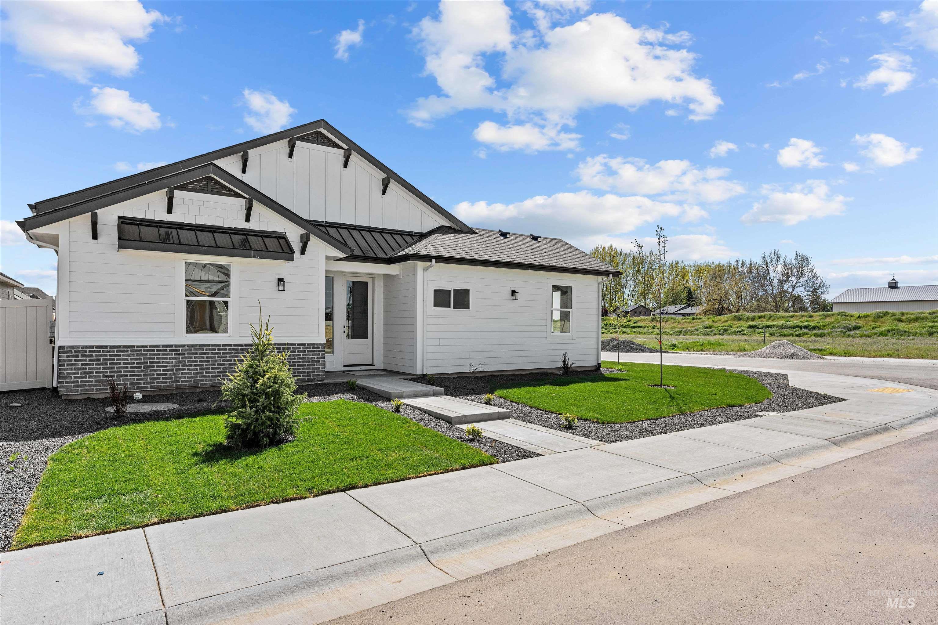 9924 W Sunberry Ct, Star, Idaho 83669, 4 Bedrooms, 2.5 Bathrooms, Residential For Sale, Price $689,000, 98965632