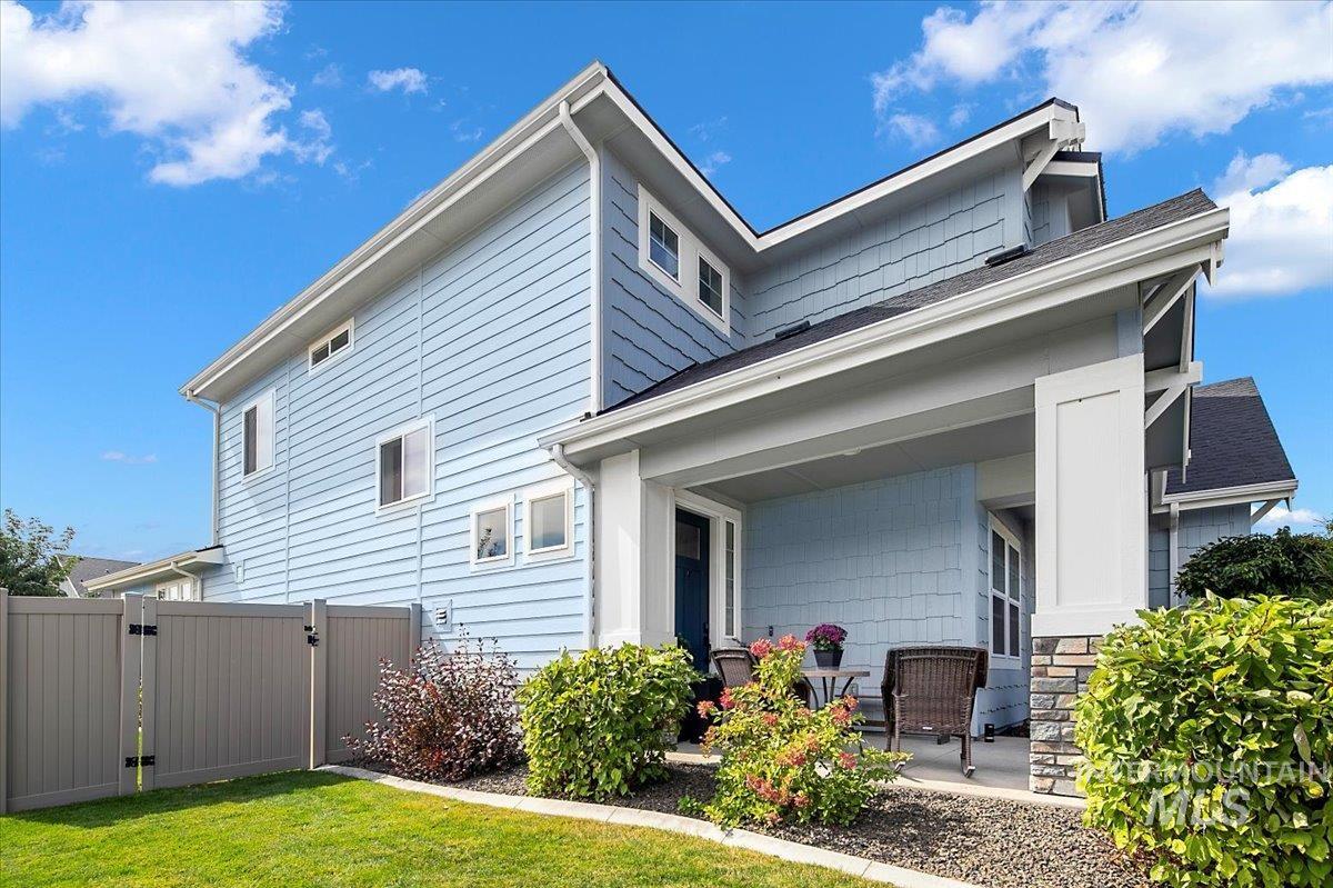 2207 E Timber Trail, Kuna, Idaho 83646, 5 Bedrooms, 2.5 Bathrooms, Residential For Sale, Price $799,900, 98965633