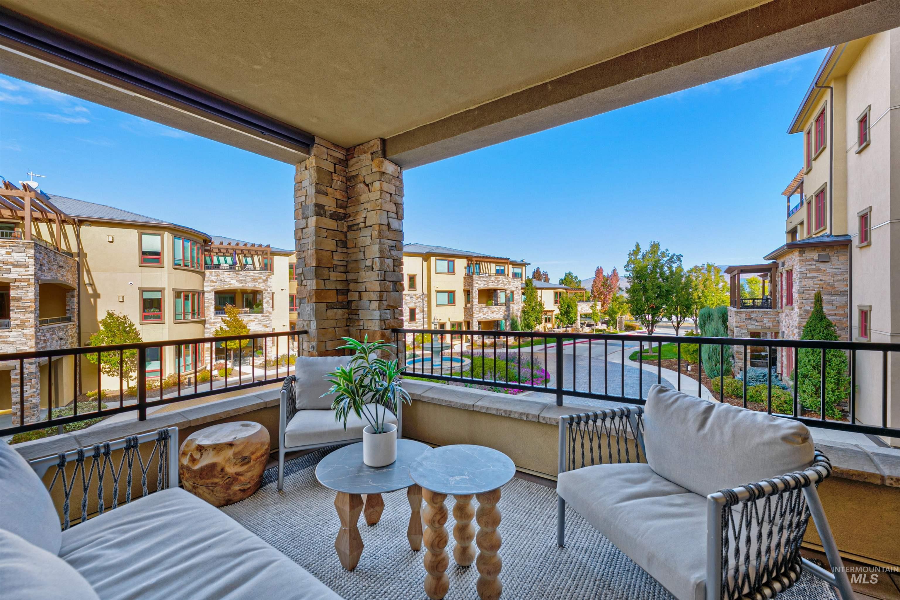3059 W Crescent Rim Dr, Boise, Idaho 83706, 2 Bedrooms, 2.5 Bathrooms, Residential For Sale, Price $1,040,000, 98965661