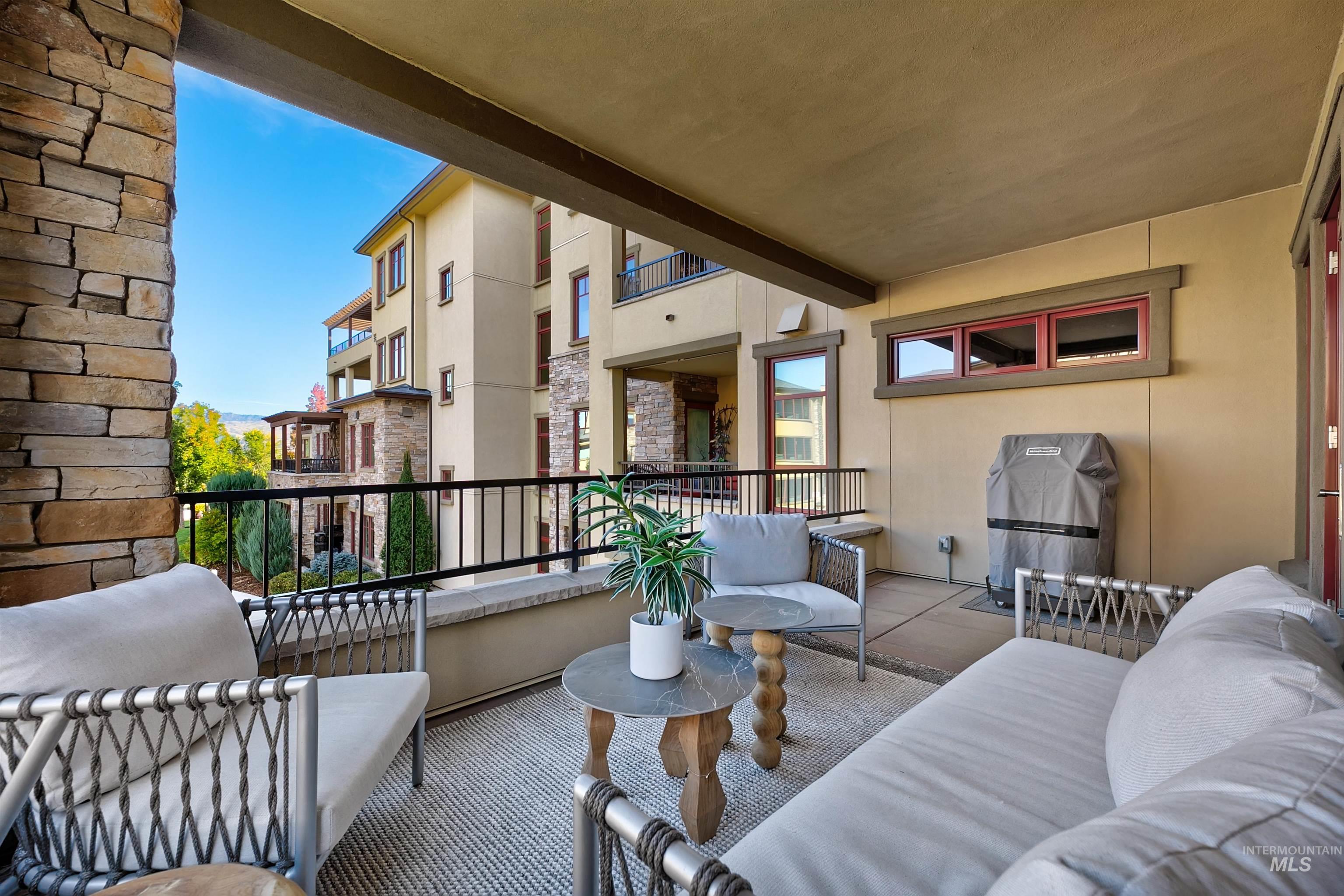3059 W Crescent Rim Dr, Boise, Idaho 83706, 2 Bedrooms, 2.5 Bathrooms, Residential For Sale, Price $1,040,000, 98965661