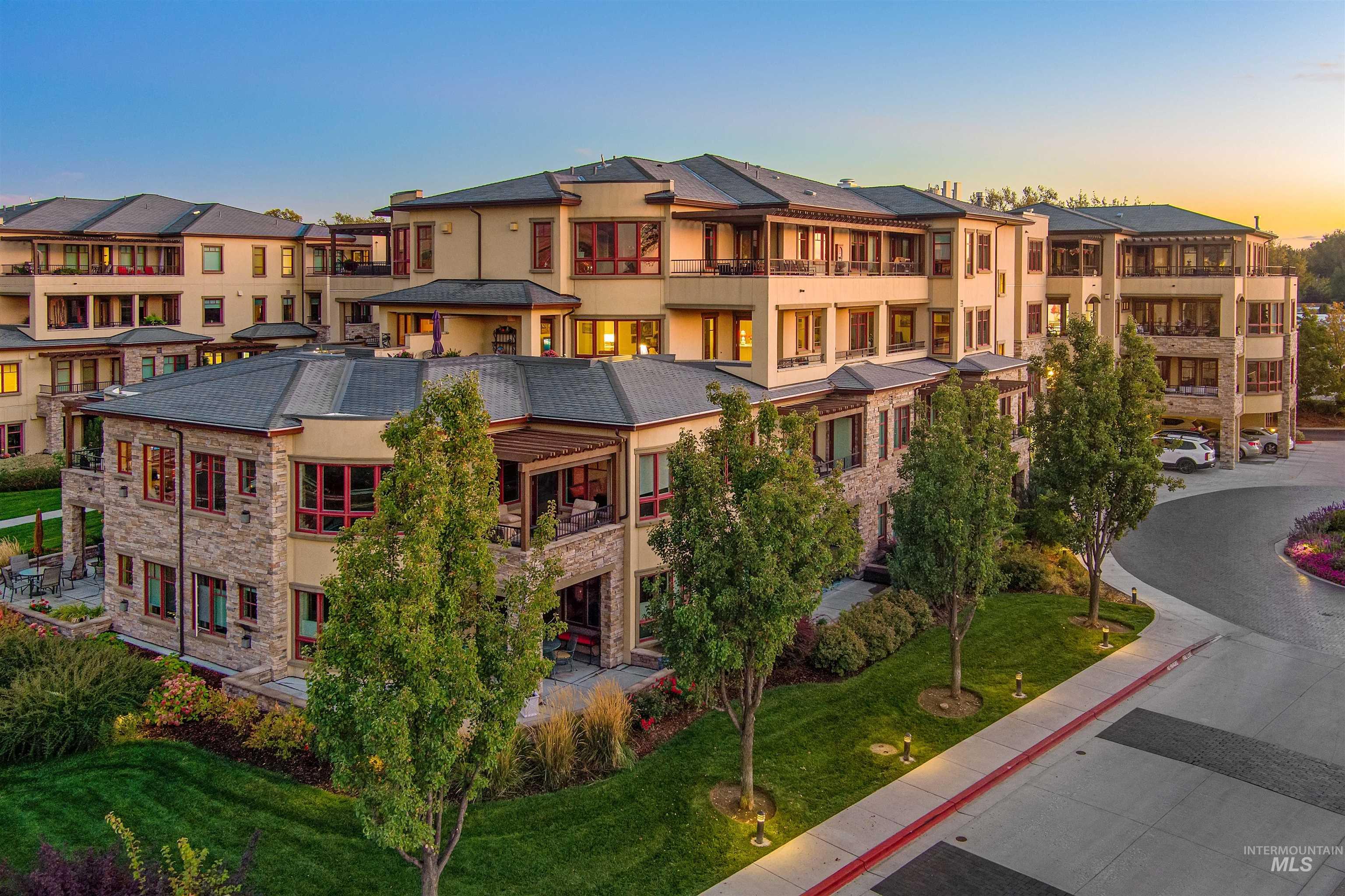 3059 W Crescent Rim Dr, Boise, Idaho 83706, 2 Bedrooms, 2.5 Bathrooms, Residential For Sale, Price $1,040,000, 98965661