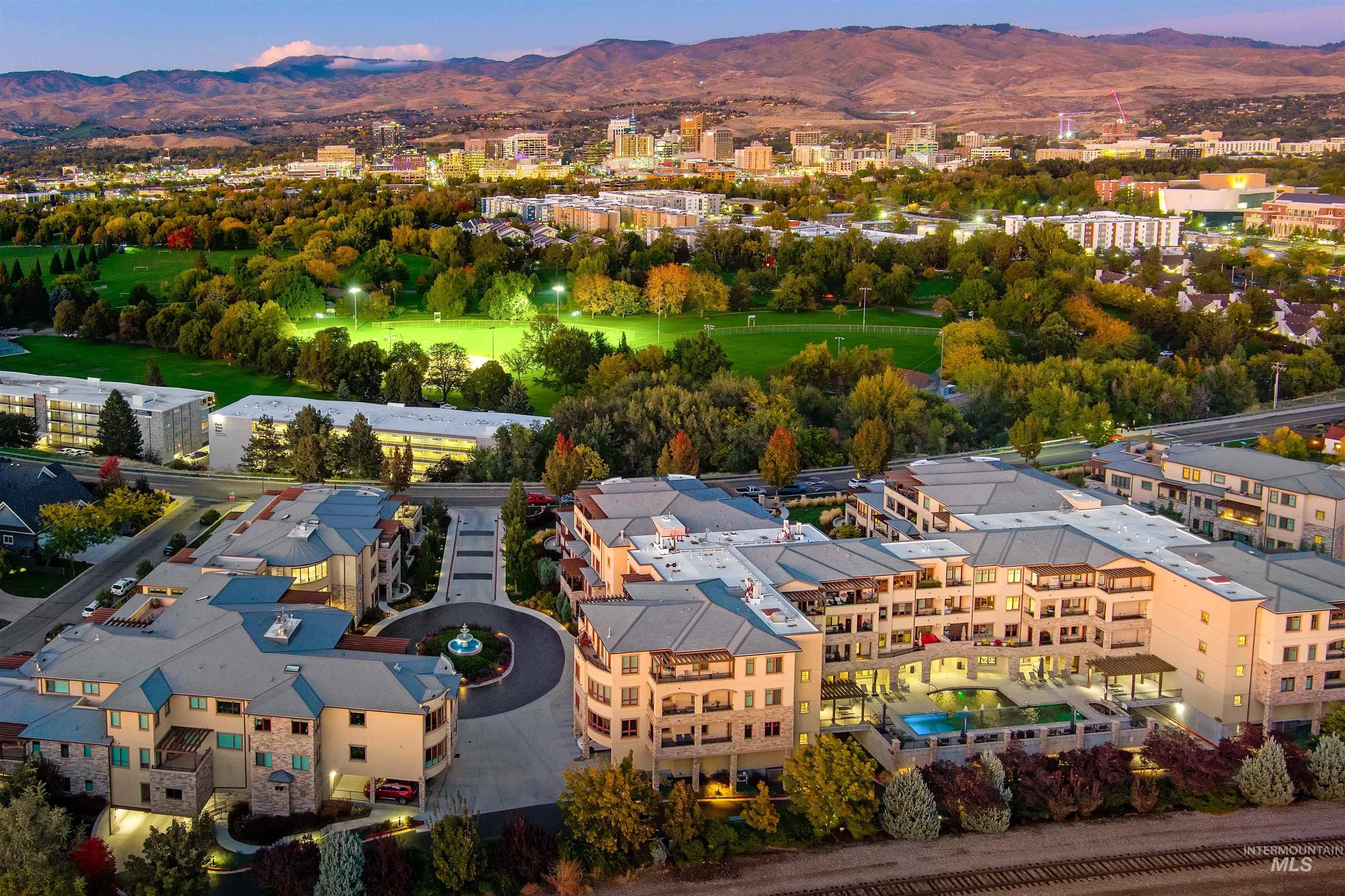 3059 W Crescent Rim Dr, Boise, Idaho 83706, 2 Bedrooms, 2.5 Bathrooms, Residential For Sale, Price $1,040,000, 98965661