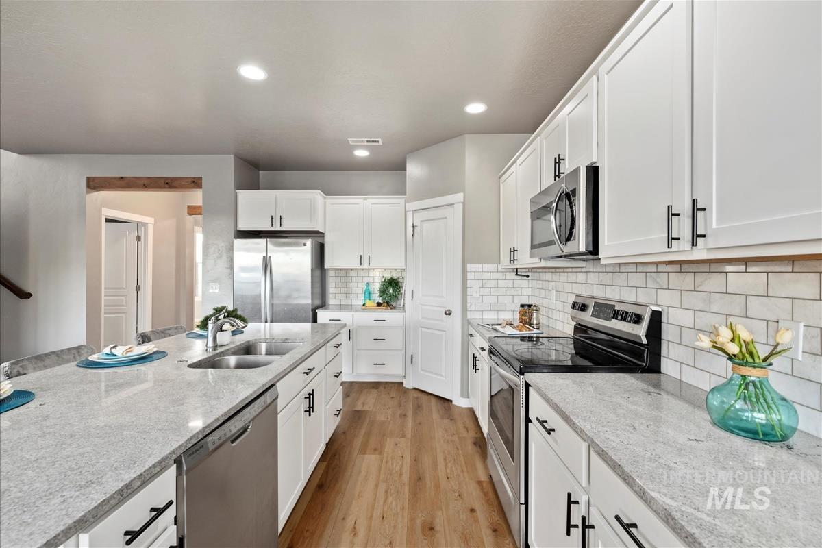 4643 S Martinel Way, Meridian, Idaho 83642, 4 Bedrooms, 2.5 Bathrooms, Residential For Sale, Price $589,900, 98965683