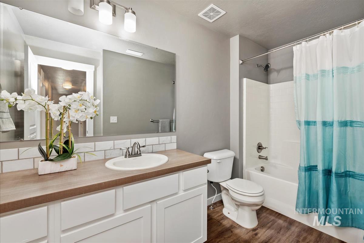 4643 S Martinel Way, Meridian, Idaho 83642, 4 Bedrooms, 2.5 Bathrooms, Residential For Sale, Price $589,900, 98965683