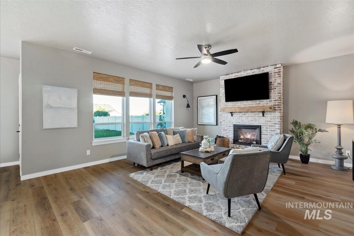 4643 S Martinel Way, Meridian, Idaho 83642, 4 Bedrooms, 2.5 Bathrooms, Residential For Sale, Price $589,900, 98965683