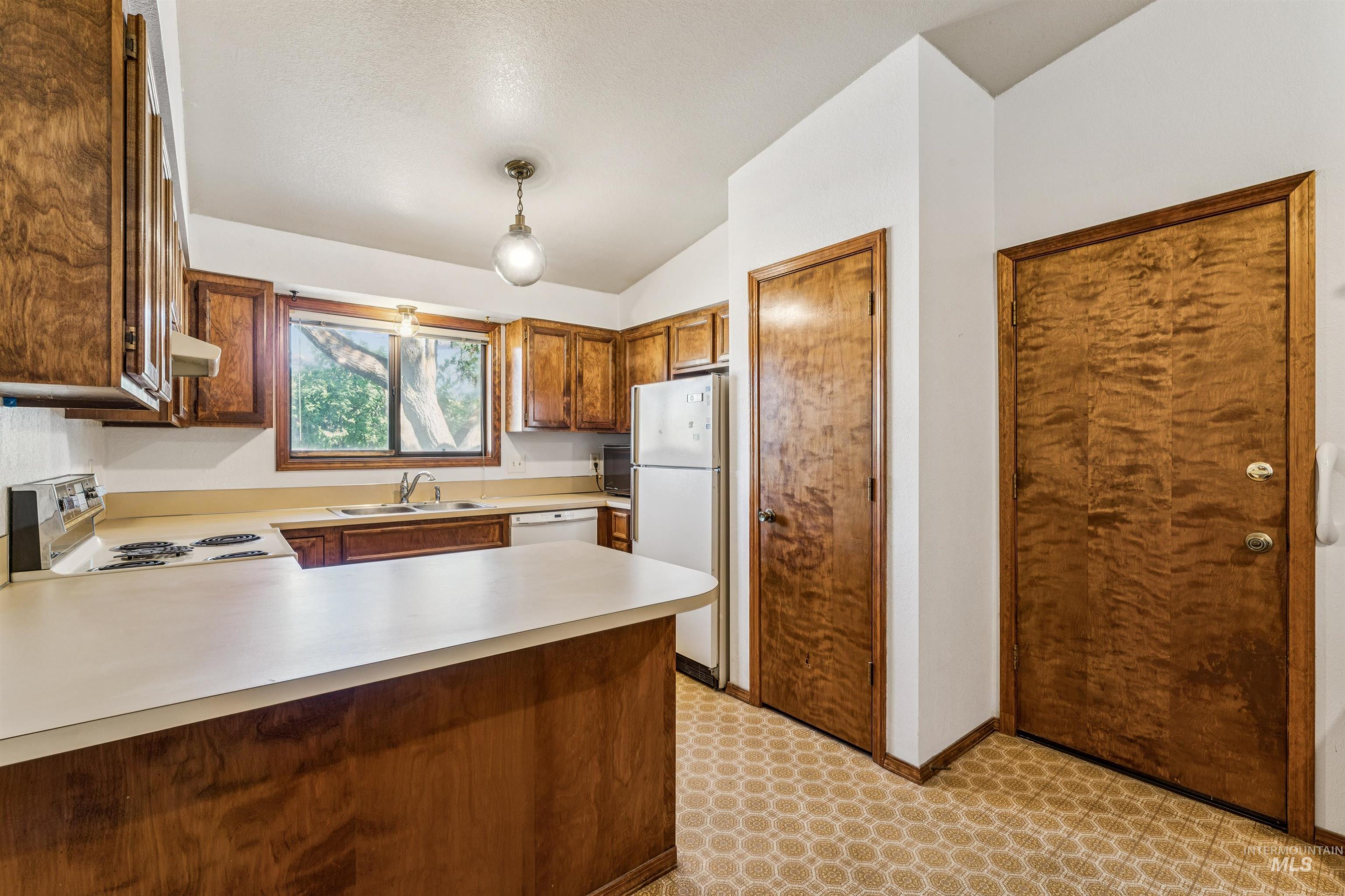 4367 S Cochees Way, Boise, Idaho 83709-0000, 3 Bedrooms, 2 Bathrooms, Residential For Sale, Price $345,000, 98965696