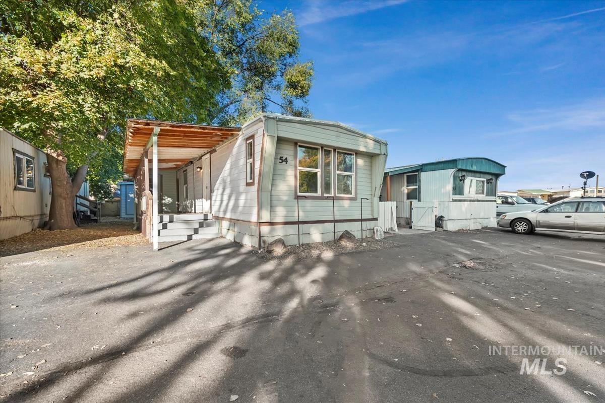 View of manufactured / mobile home