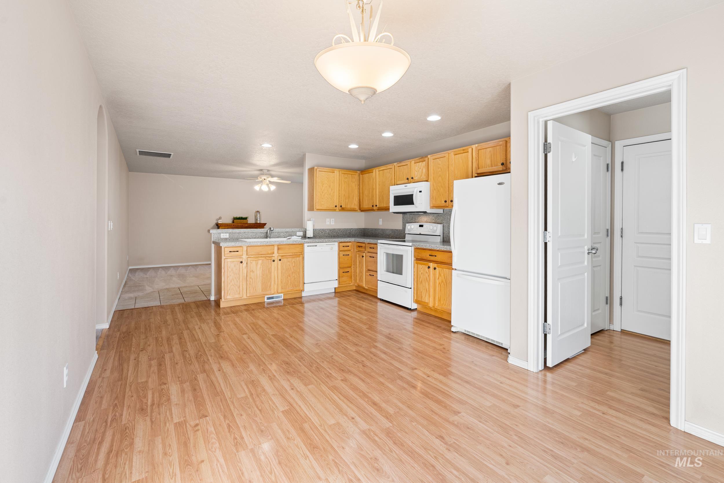 3518 Airport Ave, Caldwell, Idaho 83605, 3 Bedrooms, 2 Bathrooms, Residential For Sale, Price $309,900, 98965700