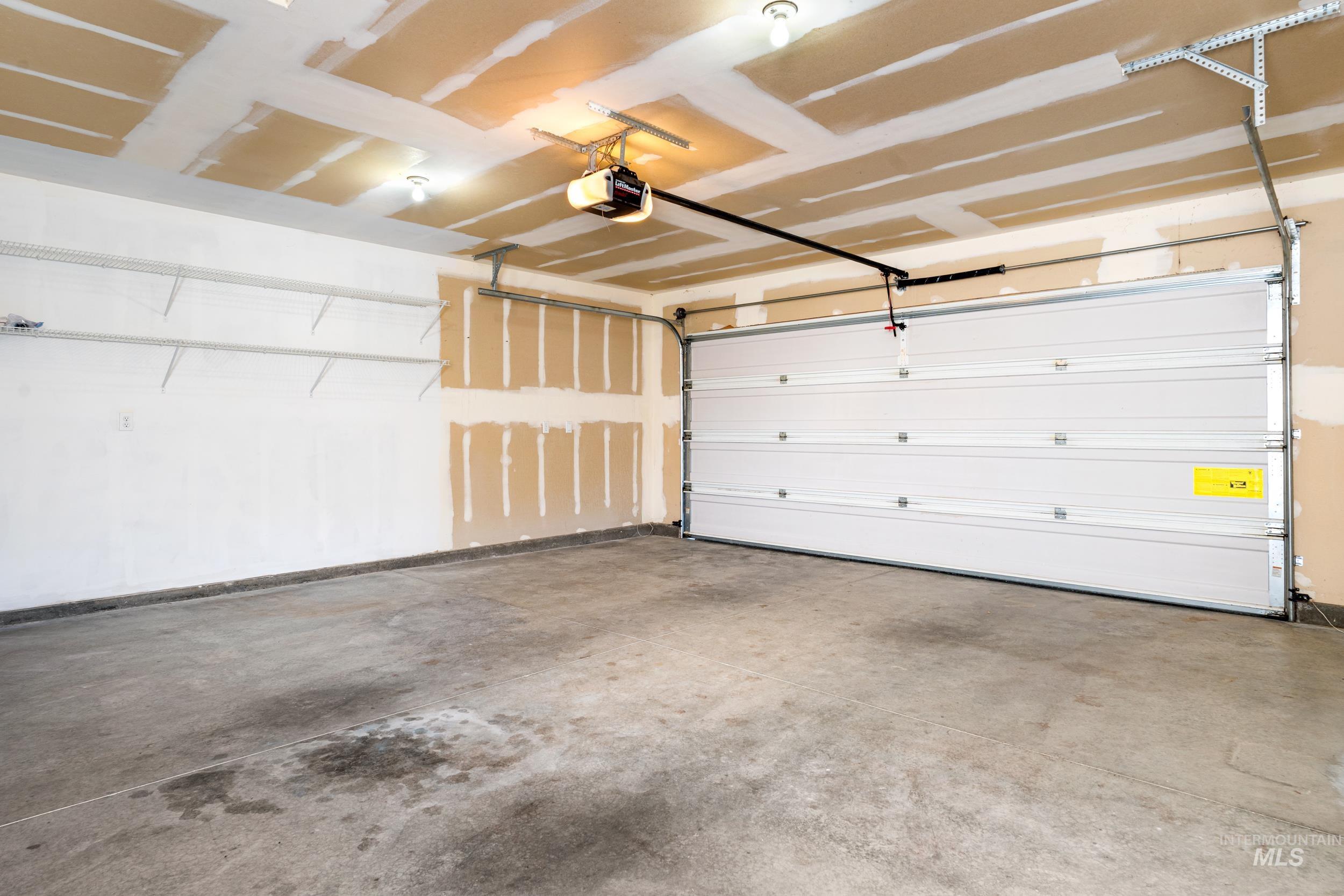 3518 Airport Ave, Caldwell, Idaho 83605, 3 Bedrooms, 2 Bathrooms, Residential For Sale, Price $309,900, 98965700