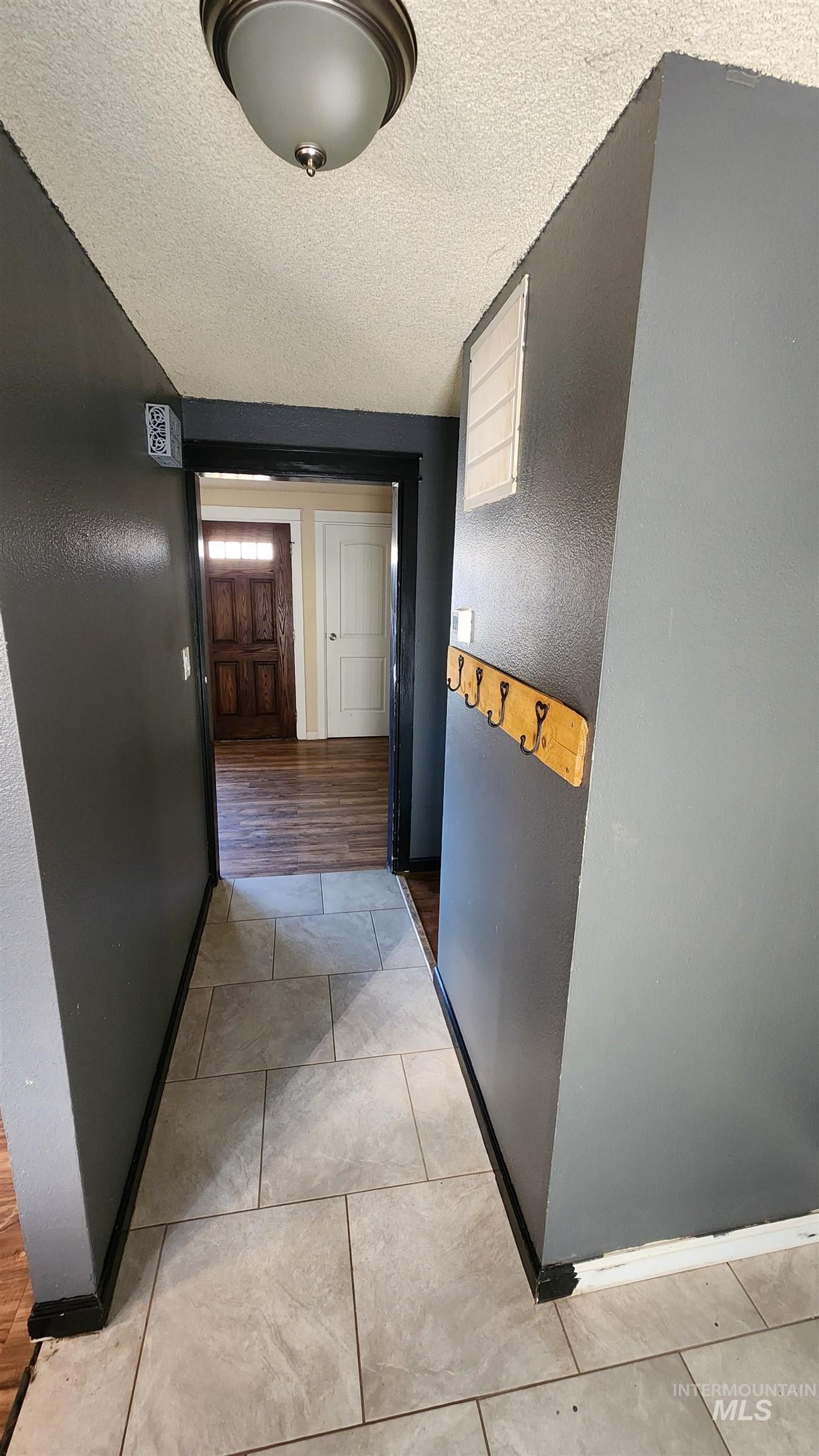 609 Parnell Drive, Buhl, Idaho 83316, 4 Bedrooms, 2 Bathrooms, Residential For Sale, Price $305,000, 98965702