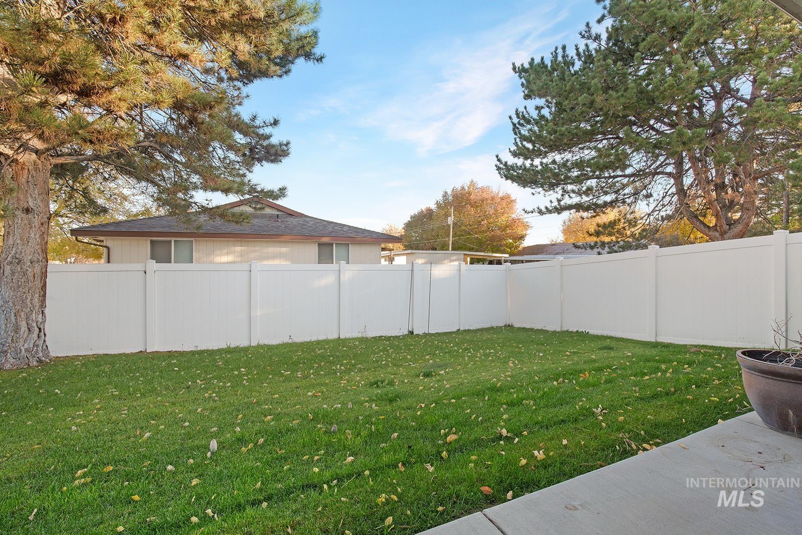 2211-2215 Crest Ave., Twin Falls, Idaho 83301, 2 Bedrooms, 1 Bathroom, Residential Income For Sale, Price $460,000, 98965704