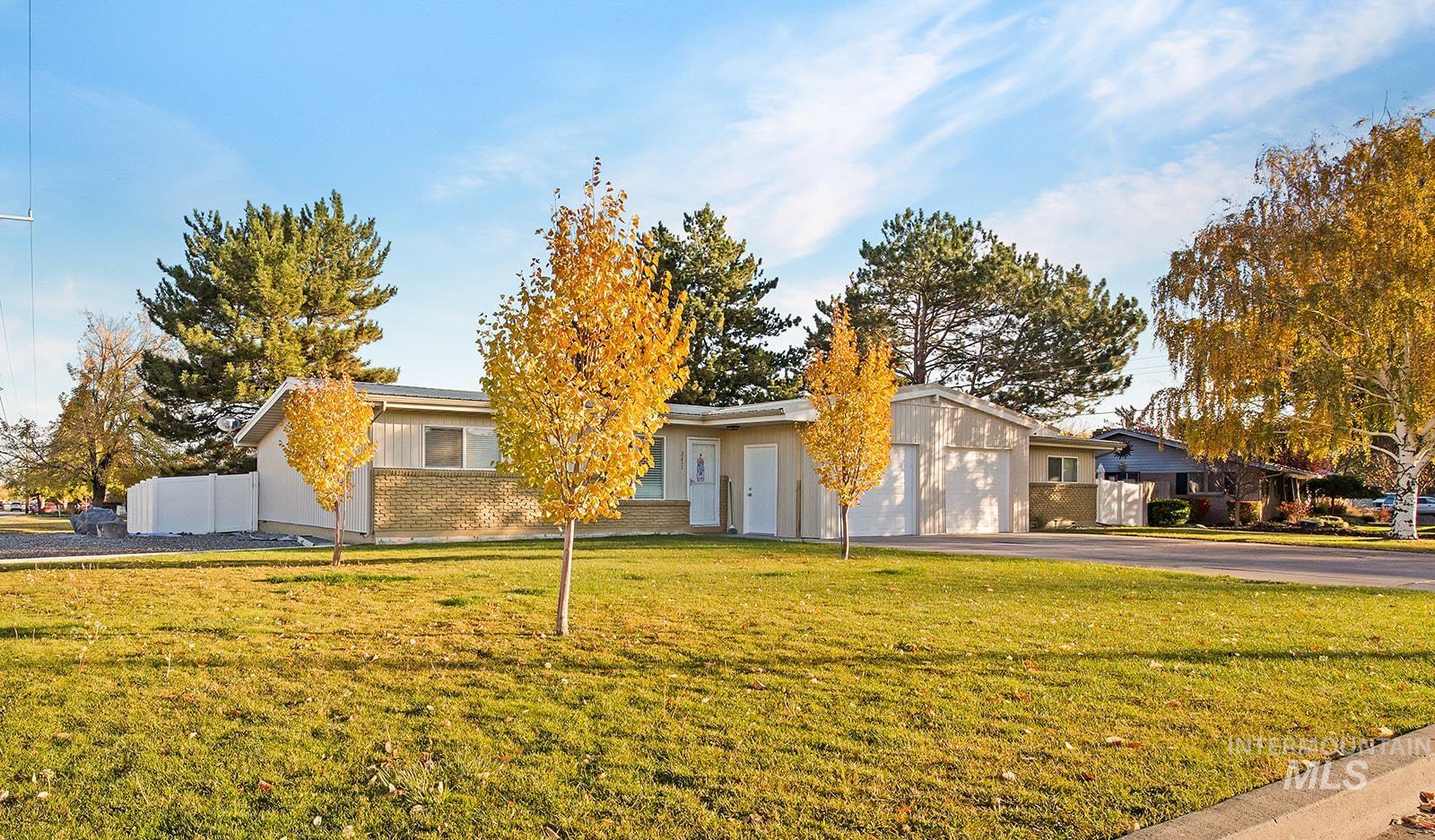 2211-2215 Crest Ave., Twin Falls, Idaho 83301, 2 Bedrooms, 1 Bathroom, Residential Income For Sale, Price $460,000, 98965704