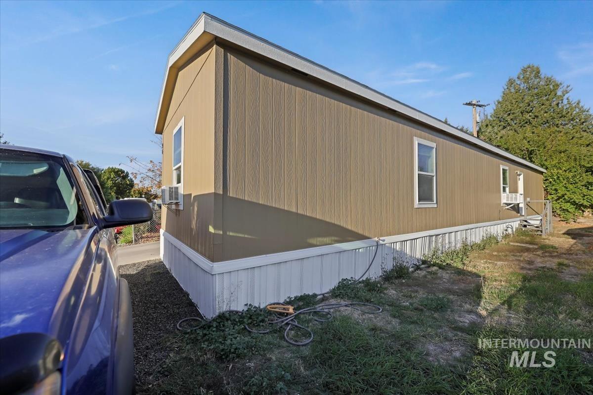 View of home's exterior