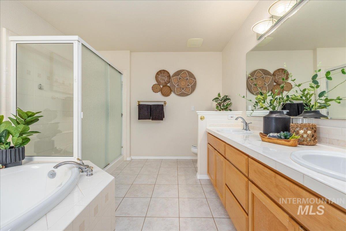 1492 W Kenai Ct, Eagle, Idaho 83616, 4 Bedrooms, 3 Bathrooms, Residential For Sale, Price $649,900, 98965717