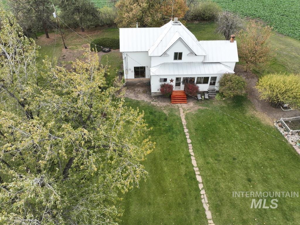 Aerial view of property and surrounding area