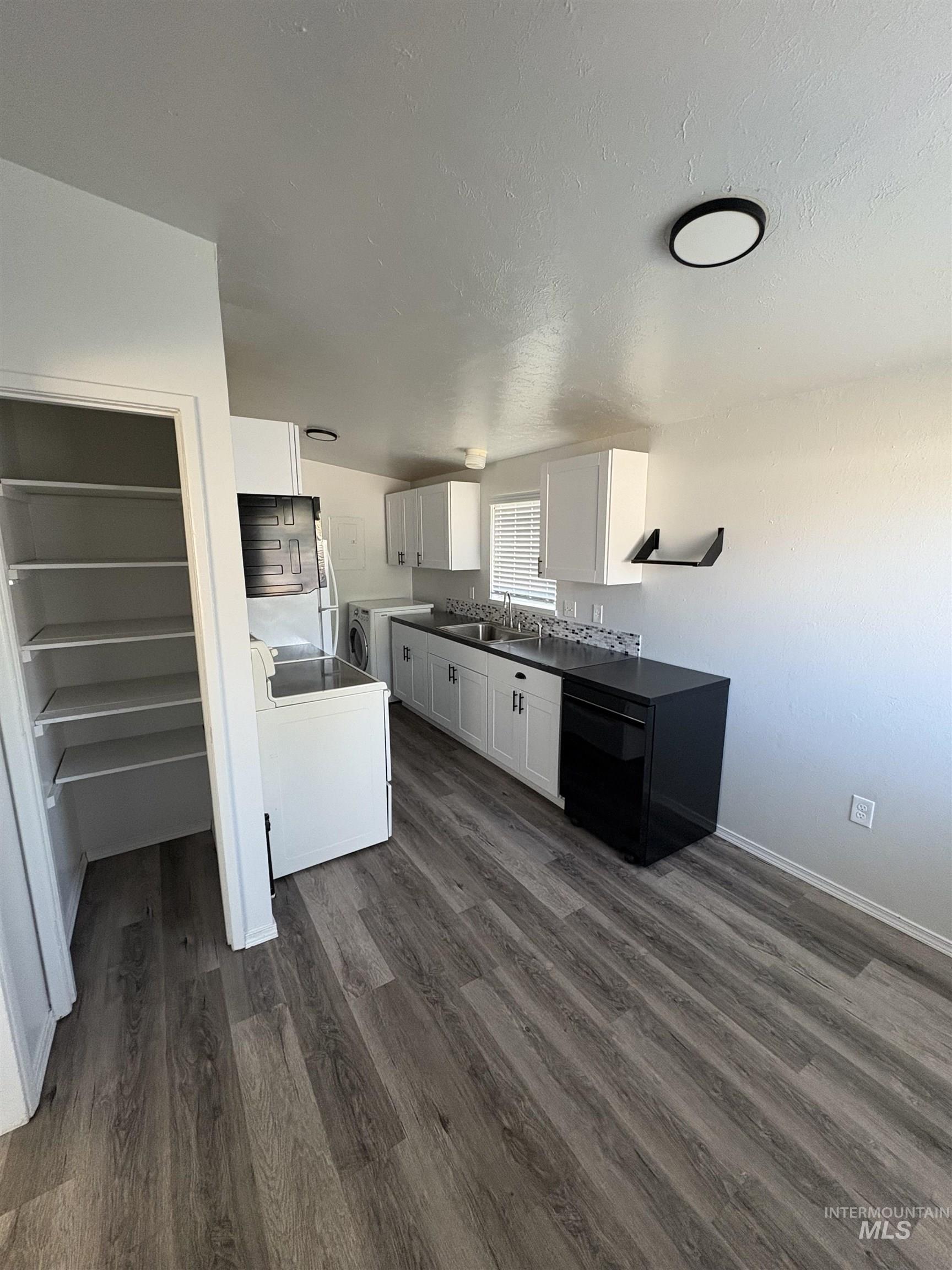 508 W 2nd North, Mountain Home, Idaho 83647, 3 Bedrooms, 1 Bathroom, Residential For Sale, Price $265,000, 98965725