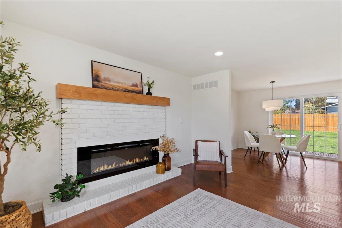 7092 W Chilacot, Boise, Idaho 83709, 4 Bedrooms, 2.5 Bathrooms, Residential For Sale, Price $535,000, 98965736