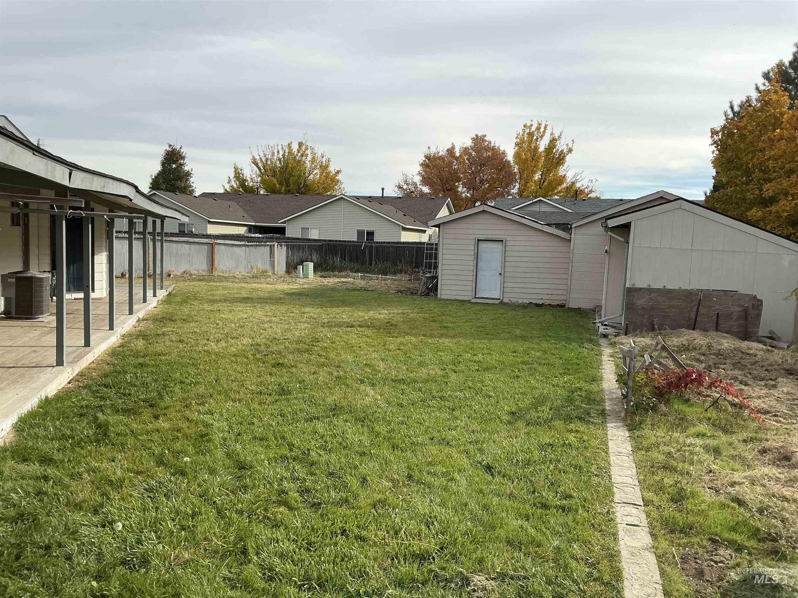 10035 W Mesquite Ln, Boise, Idaho 83704, 2 Bedrooms, 1.5 Bathrooms, Residential For Sale, Price $354,900, 98965740