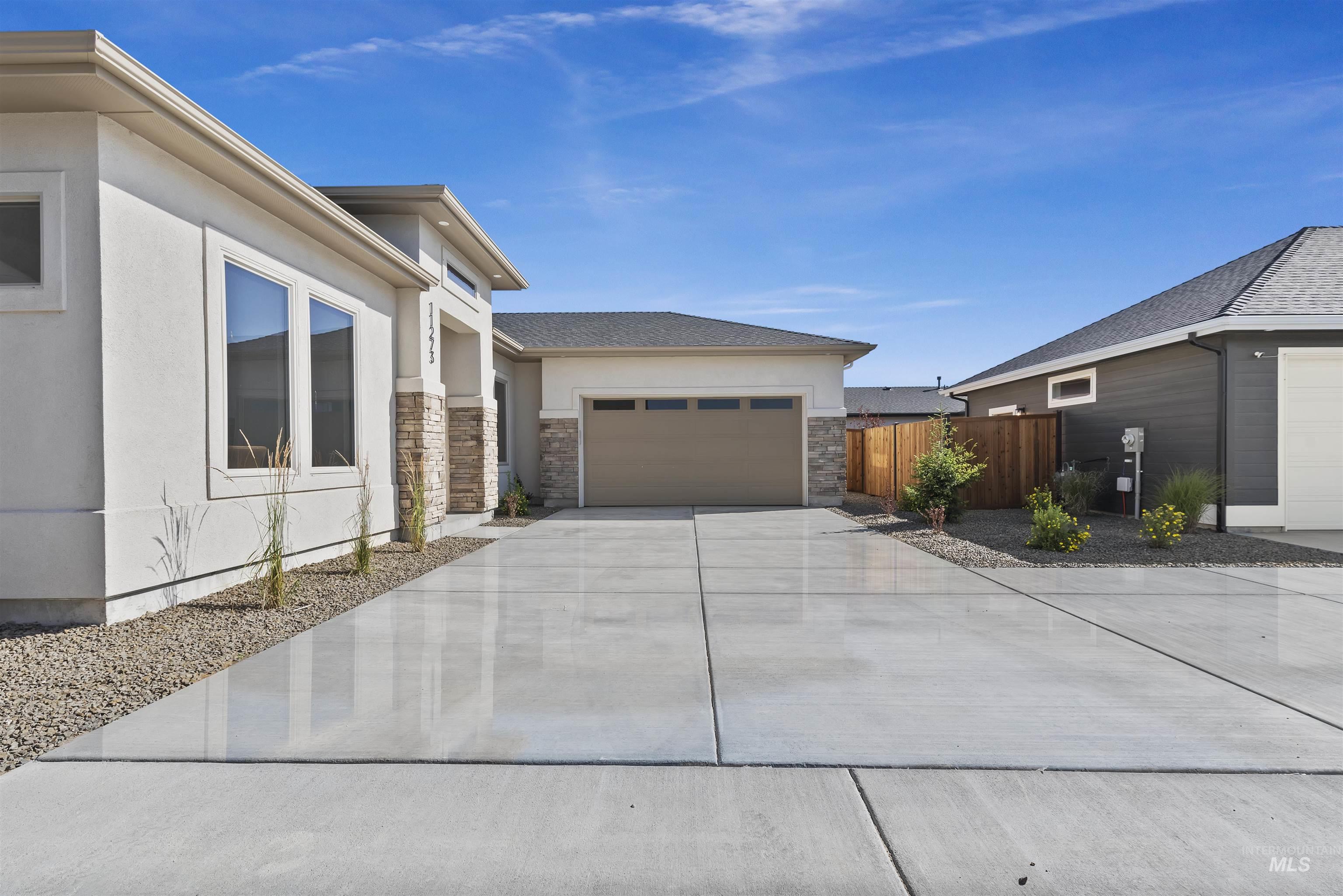 11273 S Corballis Ln, Kuna, Idaho 83634, 3 Bedrooms, 2 Bathrooms, Residential For Sale, Price $599,880, 98965754