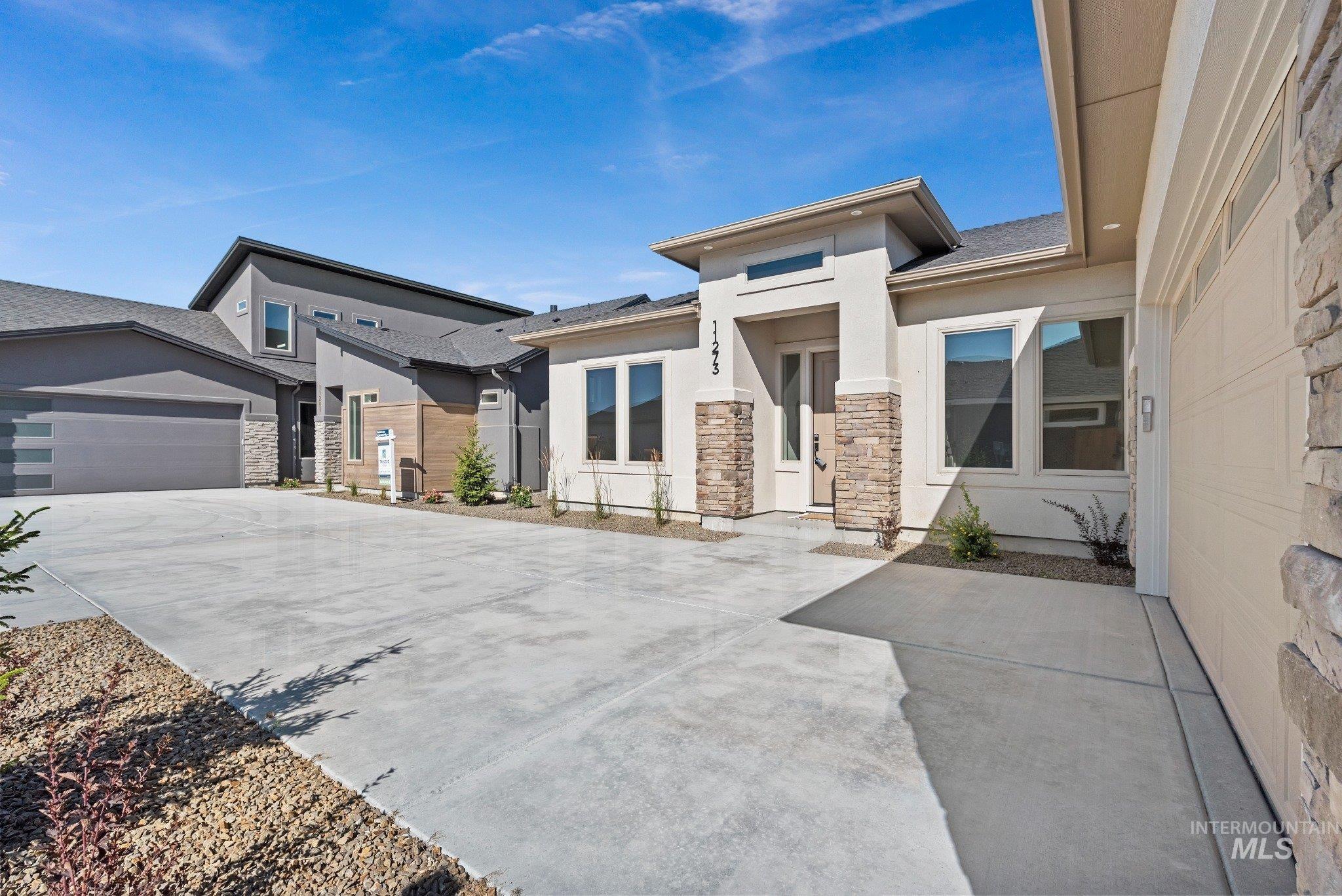 11273 S Corballis Ln, Kuna, Idaho 83634, 3 Bedrooms, 2 Bathrooms, Residential For Sale, Price $599,880, 98965754