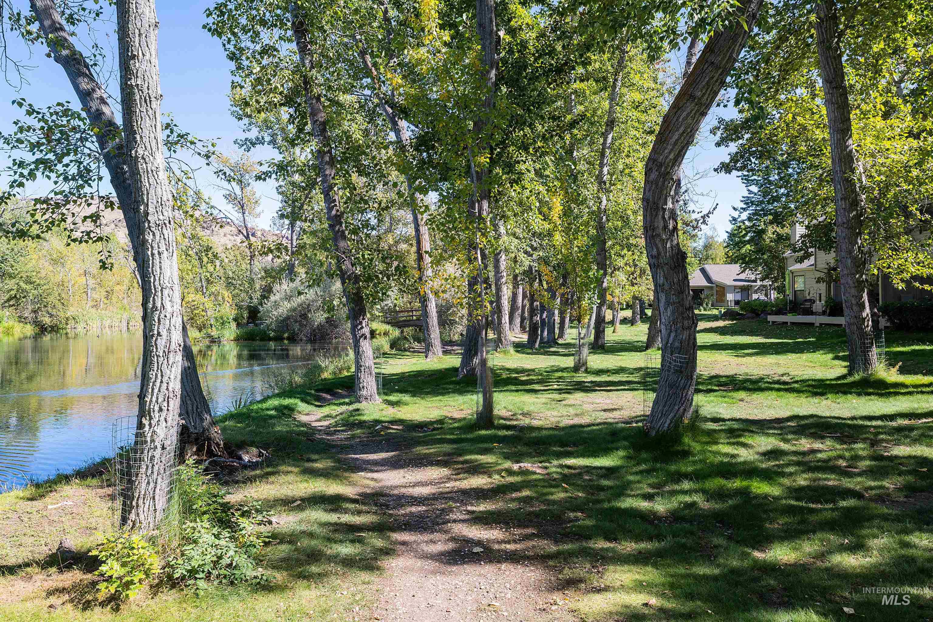 978 E Riverpark Lane, Boise, Idaho 83706, 2 Bedrooms, 2 Bathrooms, Residential For Sale, Price $410,000, 98965756