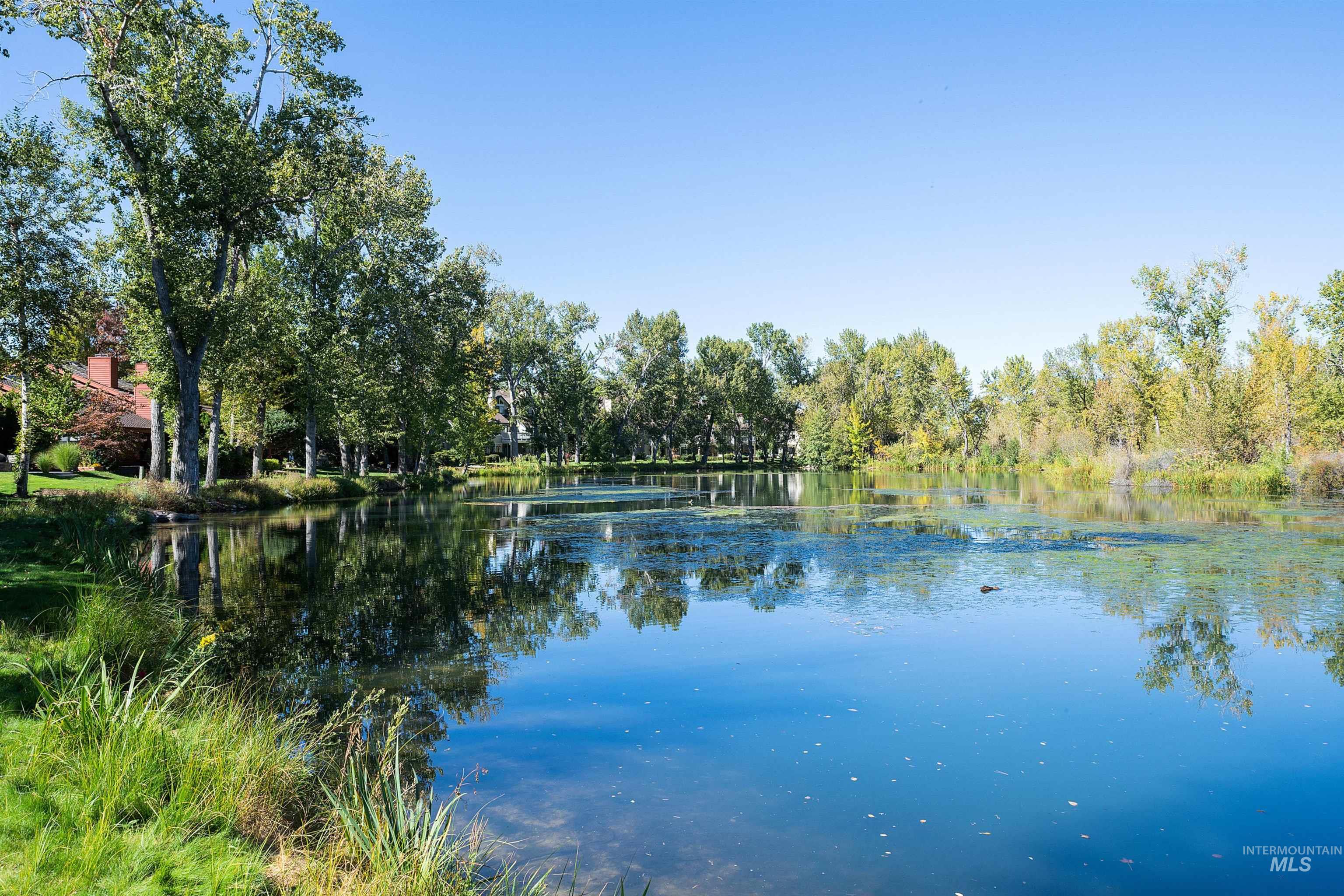 978 E Riverpark Lane, Boise, Idaho 83706, 2 Bedrooms, 2 Bathrooms, Residential For Sale, Price $410,000, 98965756