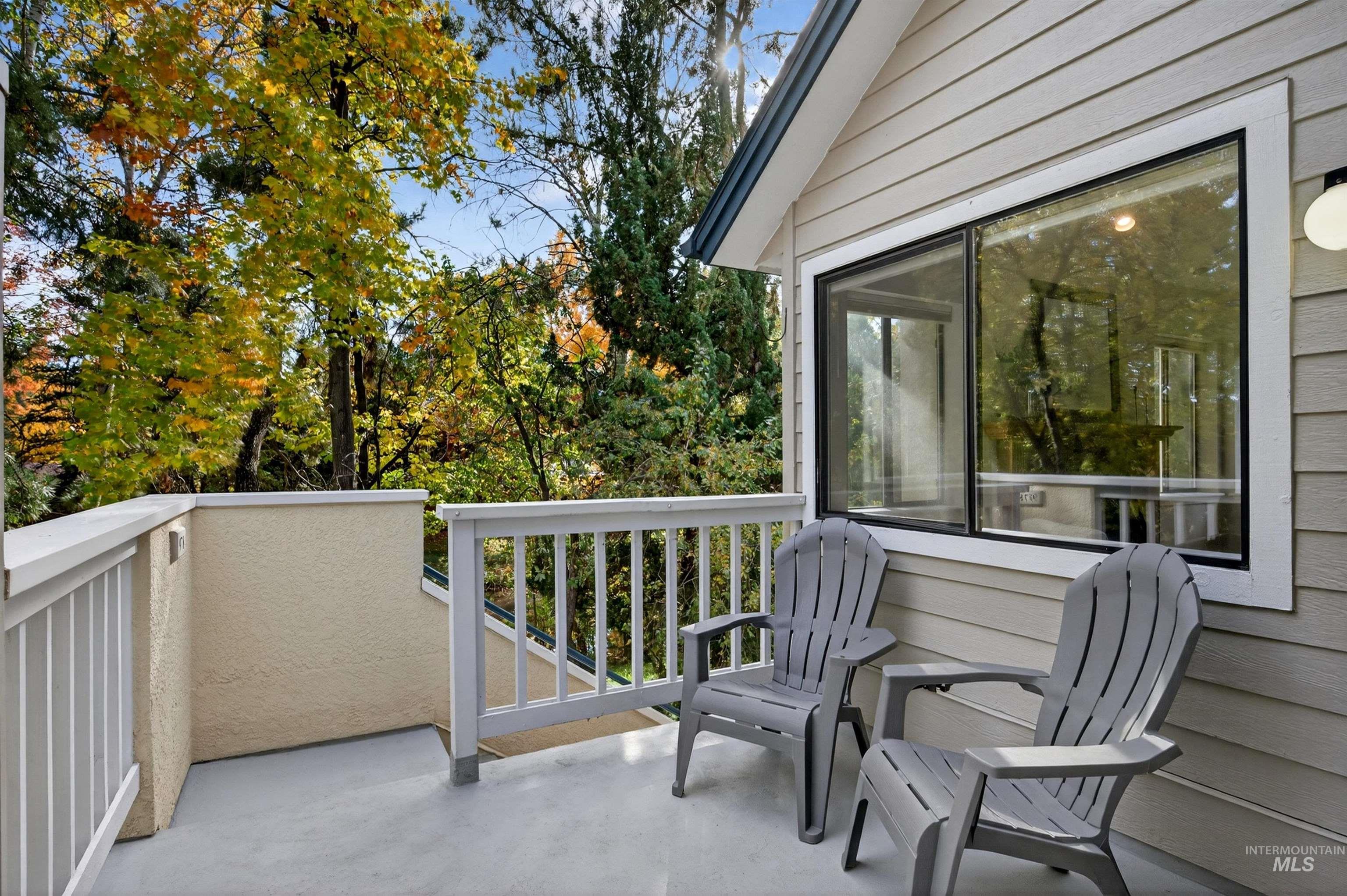 978 E Riverpark Lane, Boise, Idaho 83706, 2 Bedrooms, 2 Bathrooms, Residential For Sale, Price $410,000, 98965756