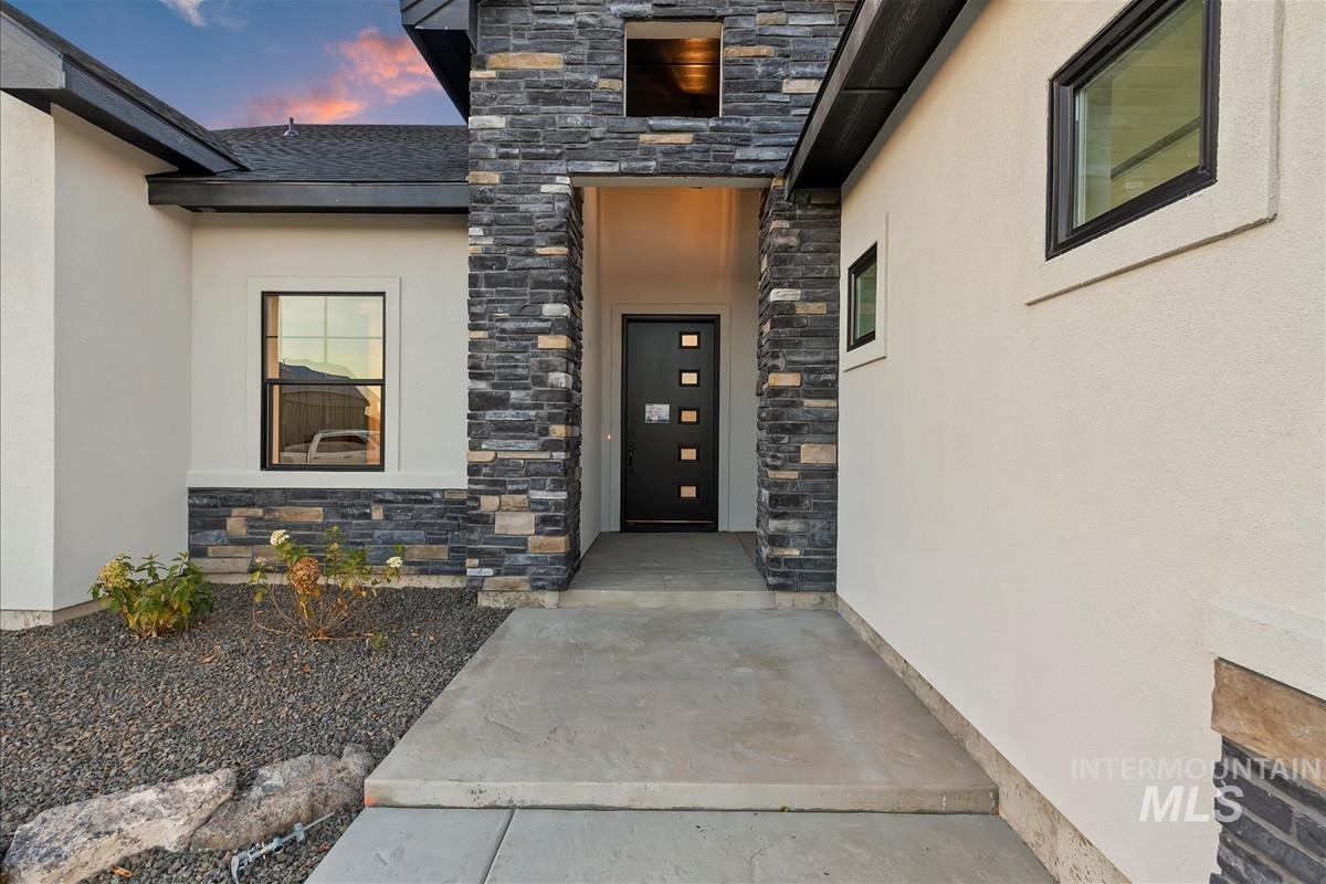 6915 E Chicken Hawk Loop, Nampa, Idaho 83686, 4 Bedrooms, 3.5 Bathrooms, Residential For Sale, Price $859,900, 98965758
