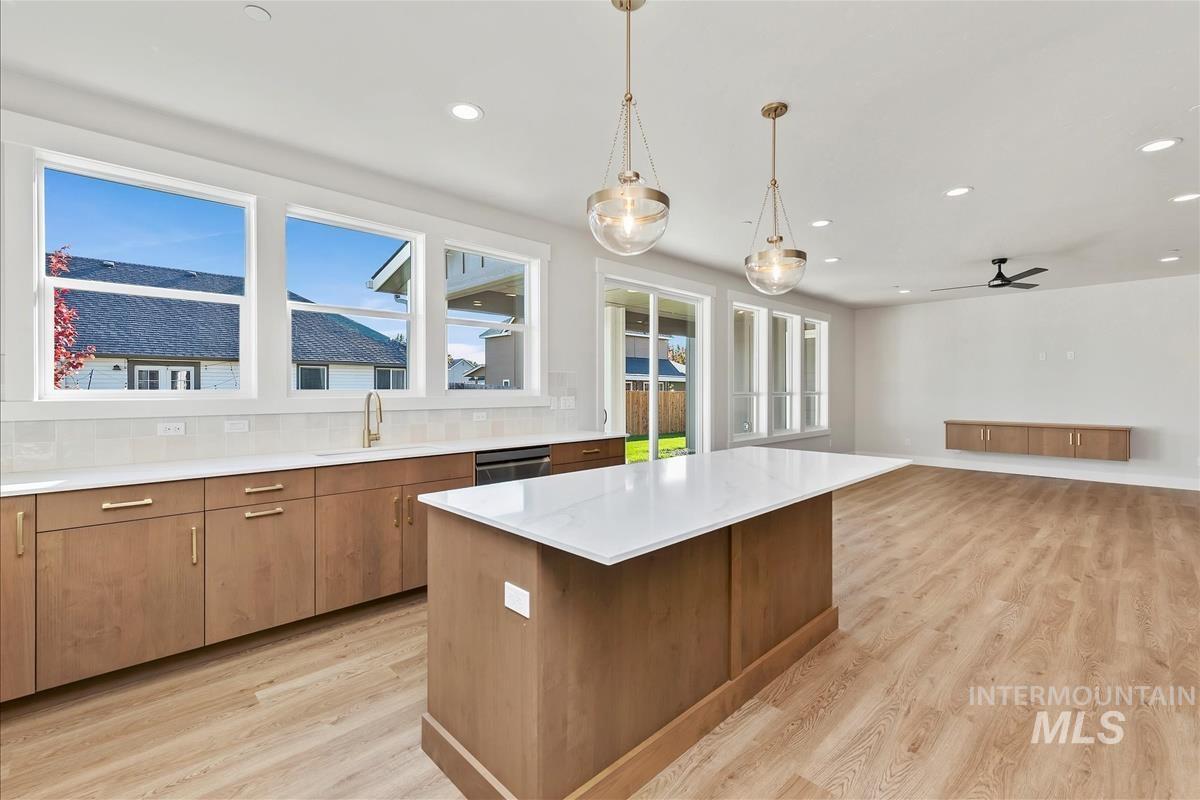 527 Hidden Mill Ct, Middleton, Idaho 83644, 3 Bedrooms, 3 Bathrooms, Residential For Sale, Price $639,900, 98965761